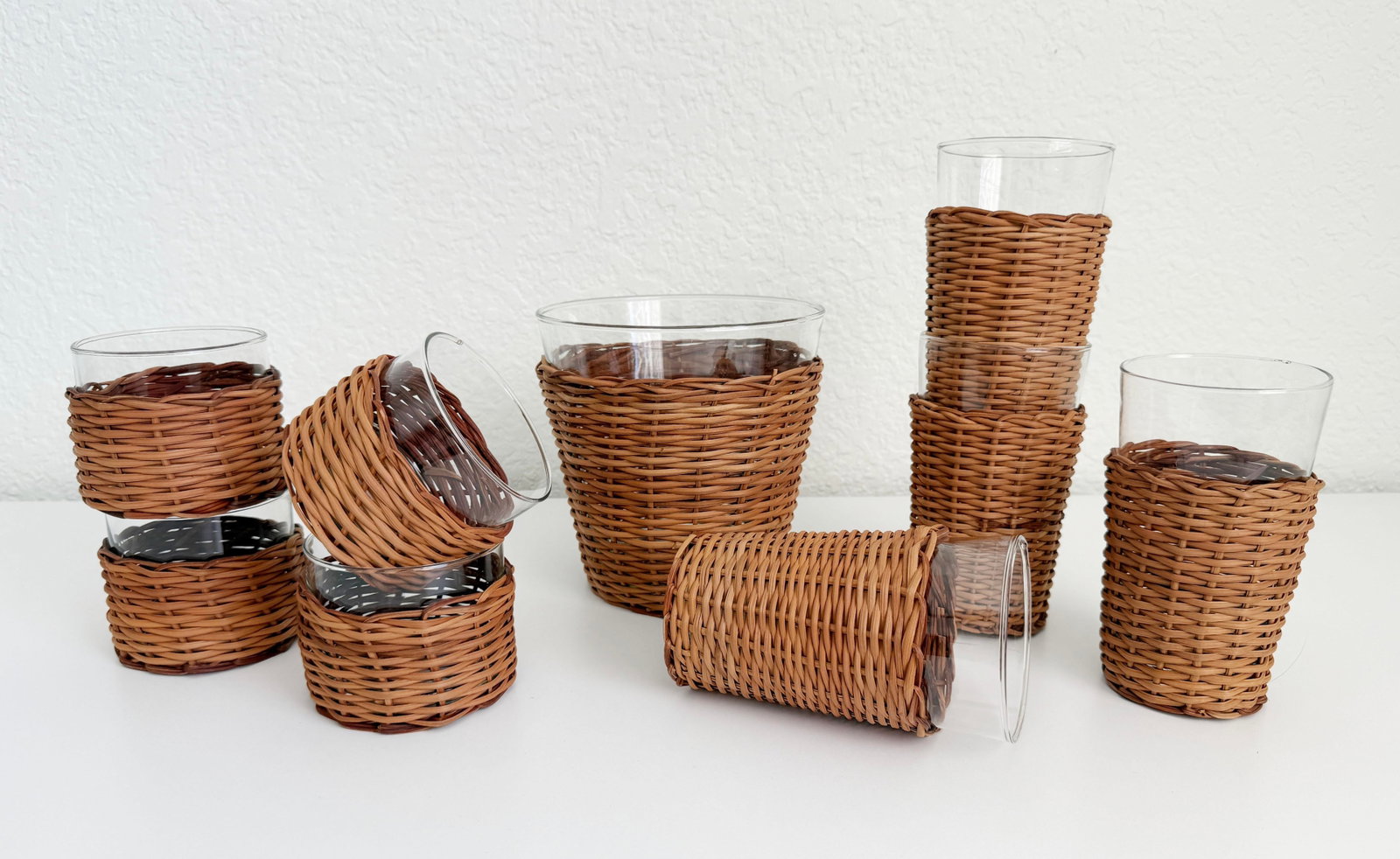 Vintage Wicker & Glass Drink Set, Ice Bucket & 8 Glasses - 5