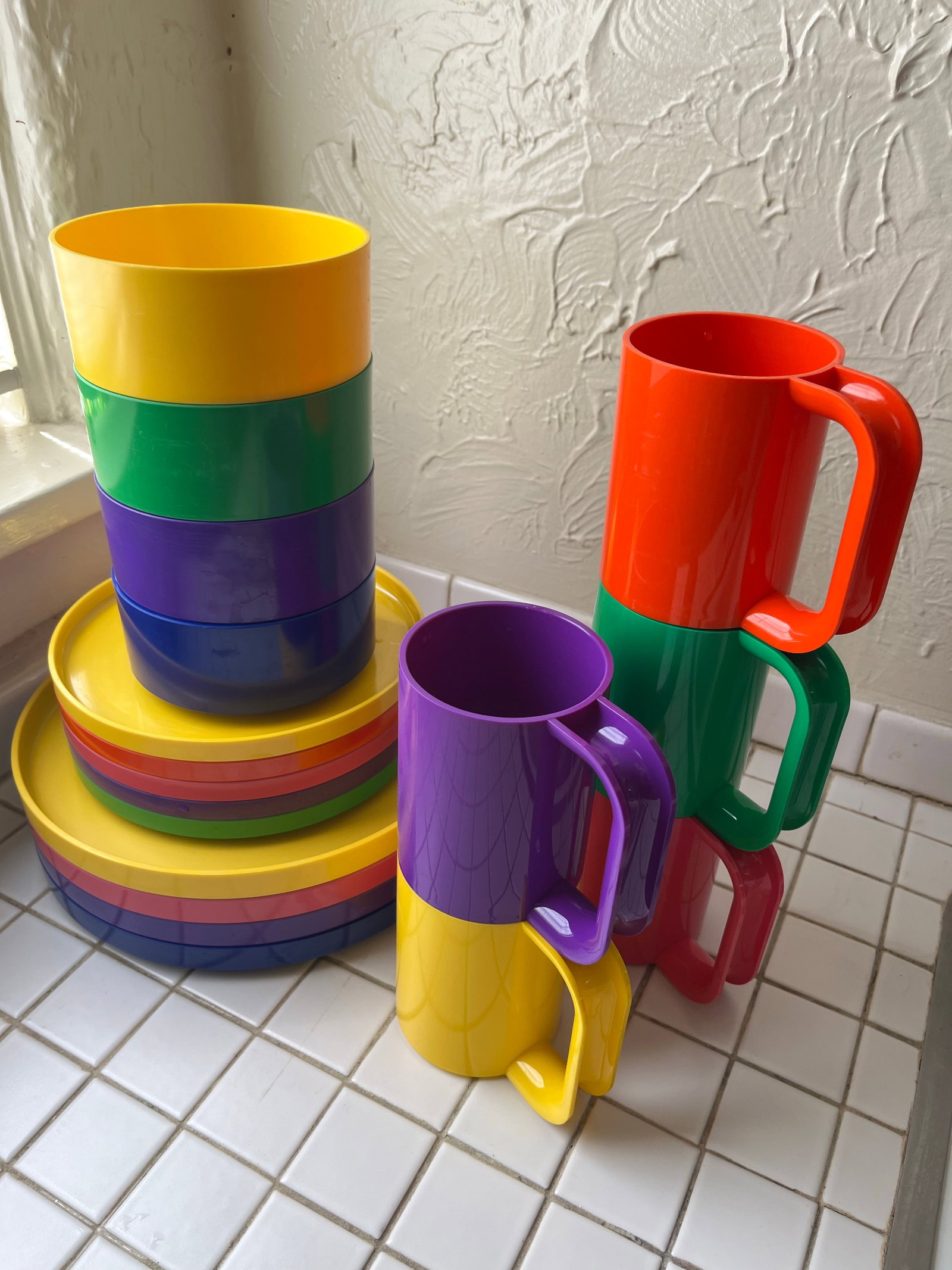 1970s Heller Massimo Postmodern Plastic Dinnerware Vignelli Rainbow Stacking Mug & Plate Set - 18pcs - 2