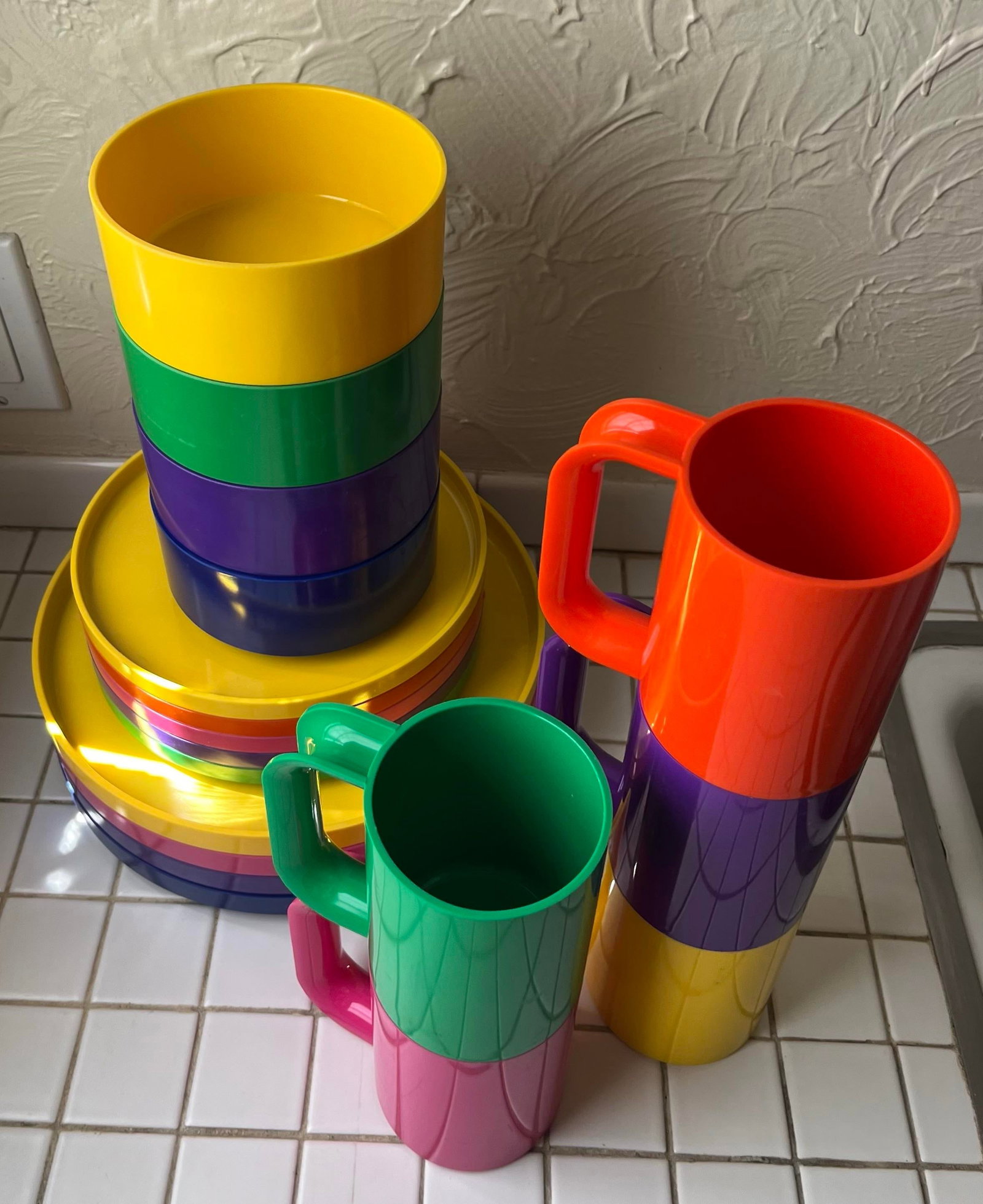 1970s Heller Massimo Postmodern Plastic Dinnerware Vignelli Rainbow Stacking Mug & Plate Set - 18pcs - 4