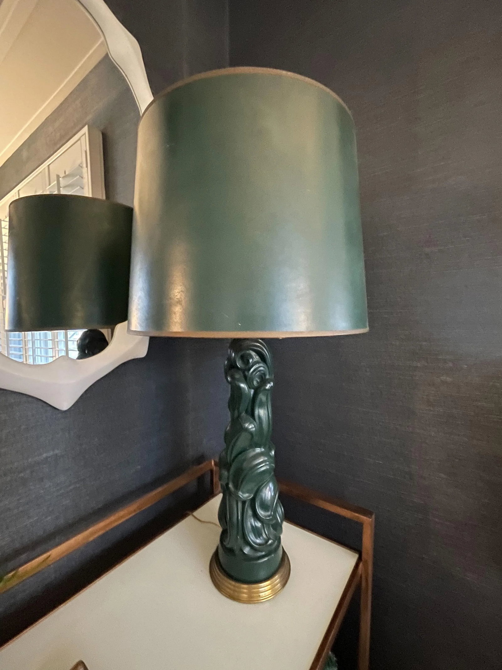 1950s Green Lacquered Dorothy Draper Serge Roche Lamp With Scroll Detail - 4