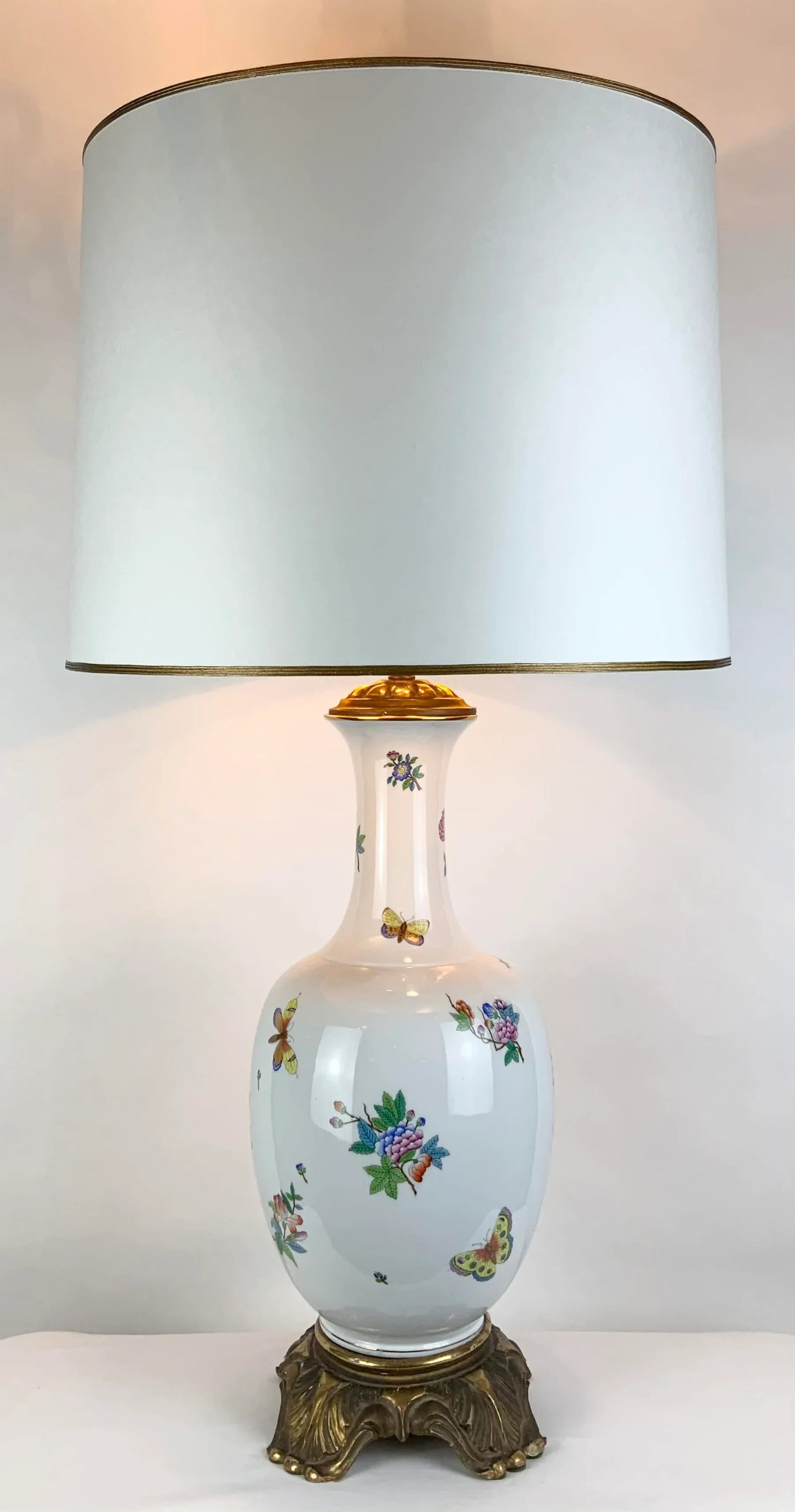 Herend Queen Victoria Lamp With Custom Shade - 2