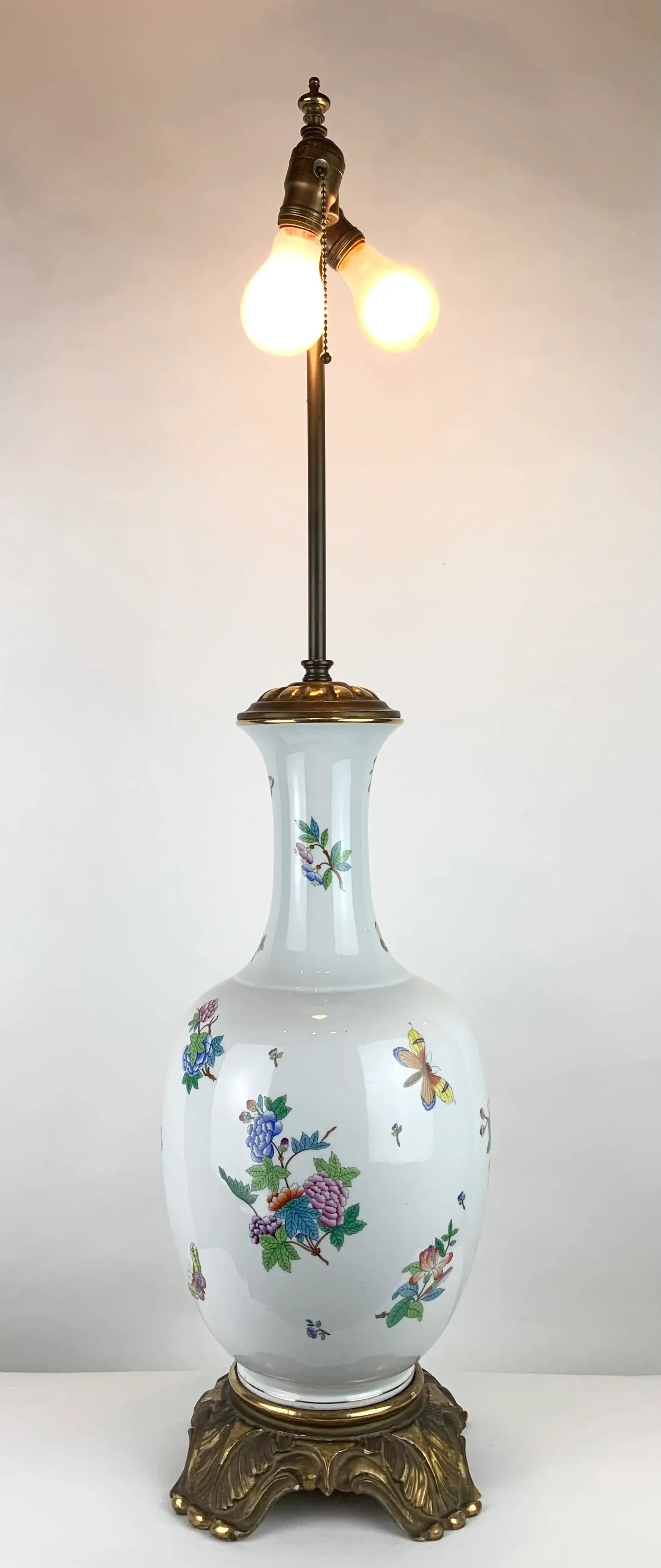 Herend Queen Victoria Lamp With Custom Shade - 3