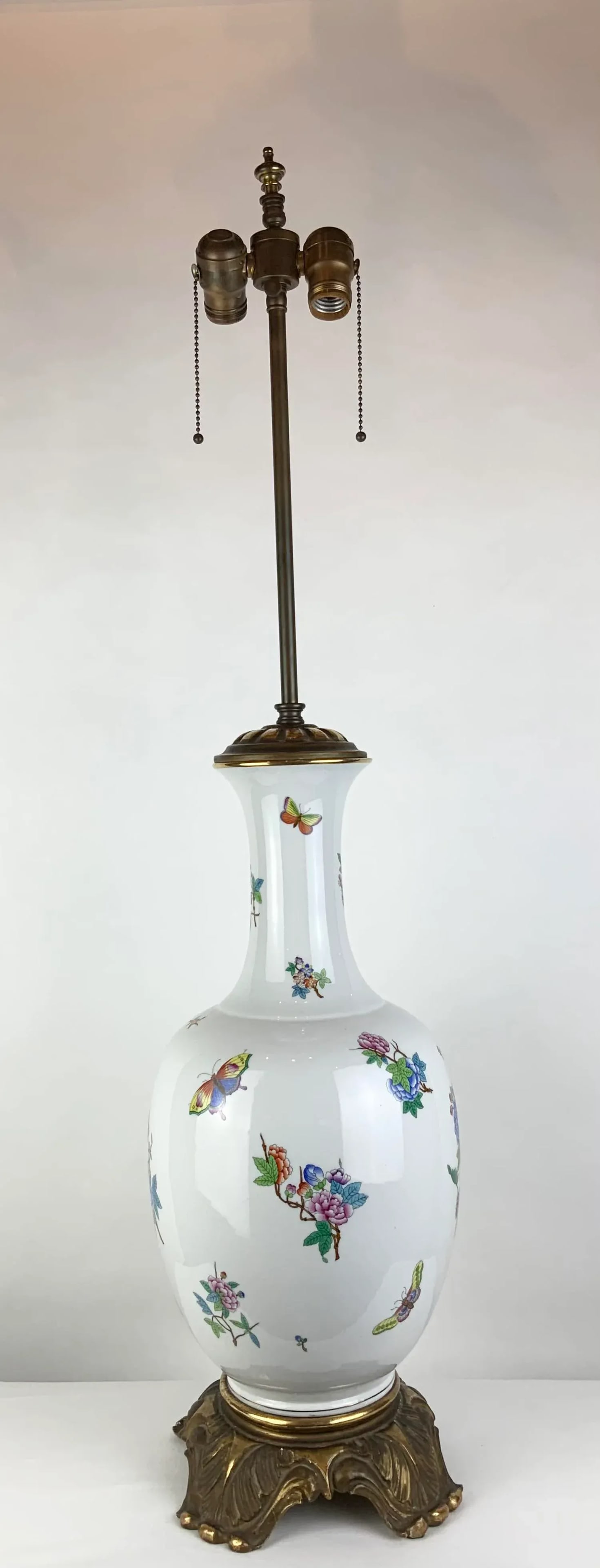 Herend Queen Victoria Lamp With Custom Shade - 4