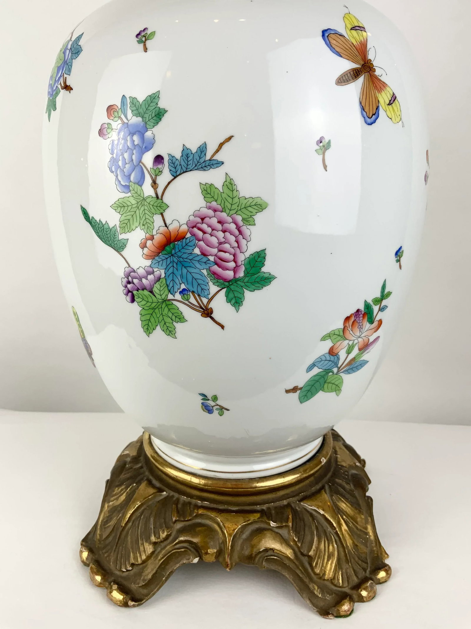 Herend Queen Victoria Lamp With Custom Shade - 7