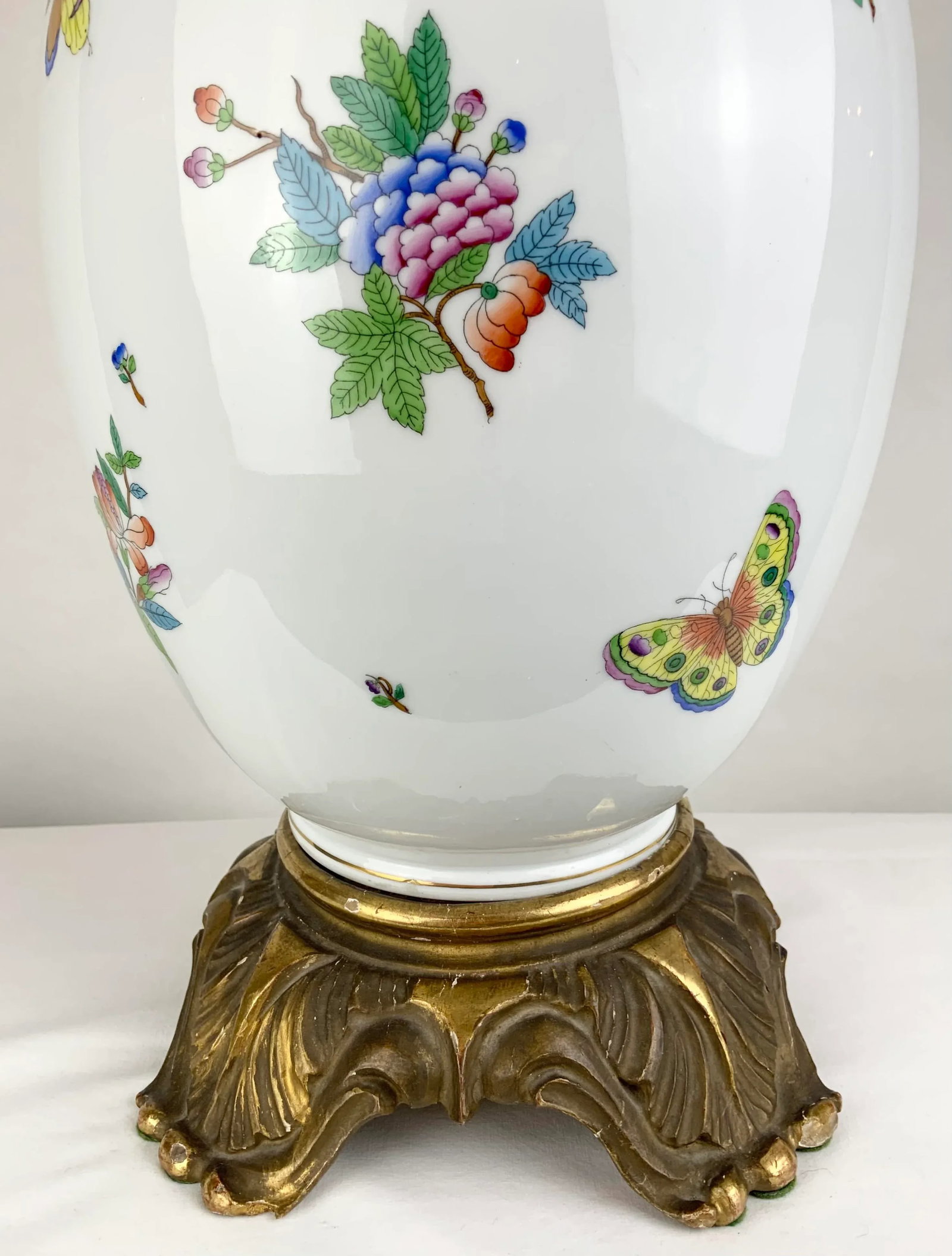 Herend Queen Victoria Lamp With Custom Shade - 8