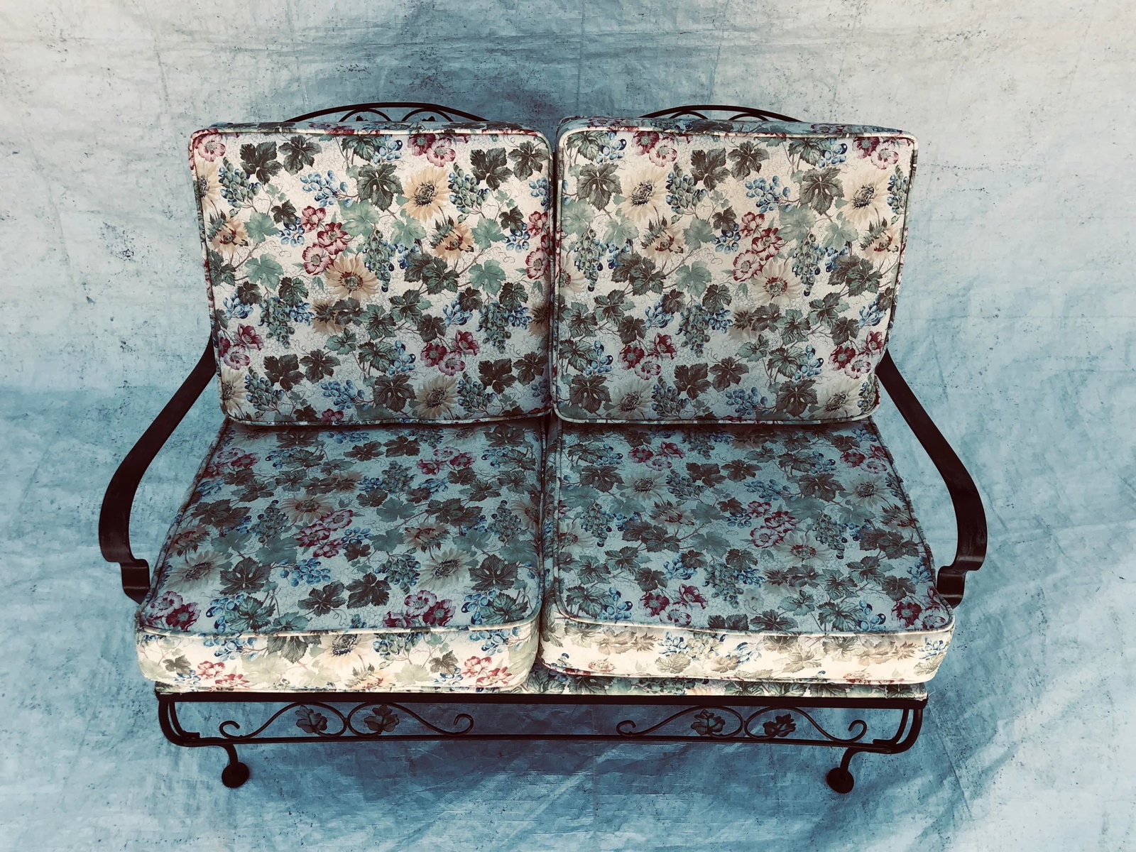 Vintage Meadowcraft Wrought Iron Outdoor / Patio Loveseat - 6