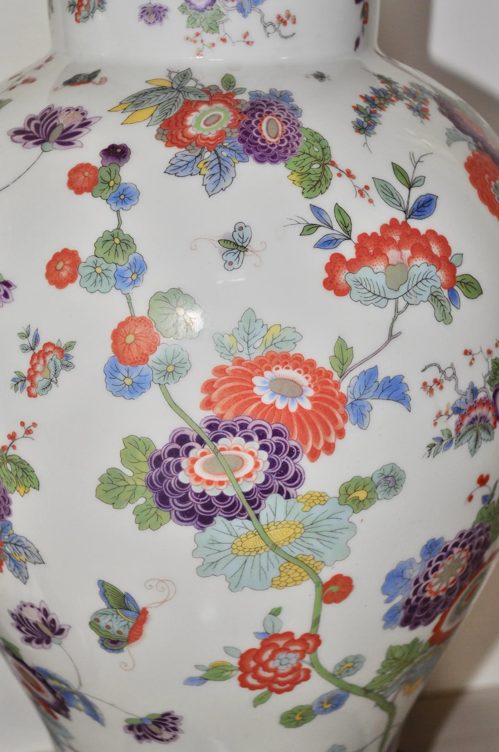 El Morroco Perona Estate Floral and Gilt Porcelain Table Lamps by Ardalt - 4