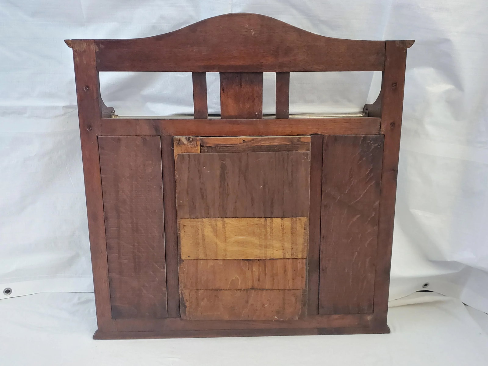Antique 1910s Arts & Crafts Oak Entry Way / Hall Mirror With Hooks and Hanging Bar - 11