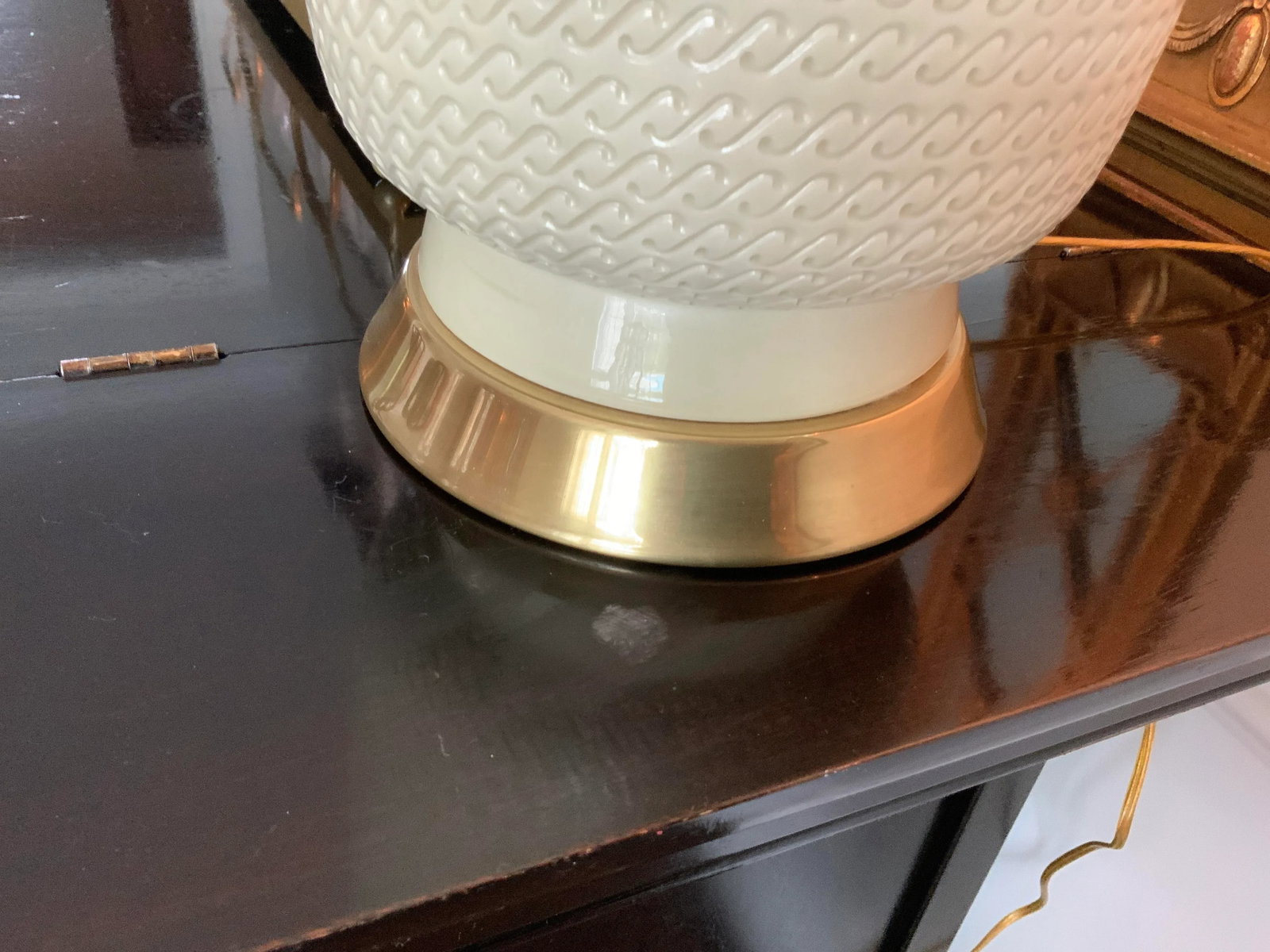 1980s Fredrick Cooper Cream Ginger Jar Lamp With Brass Appointments - 10
