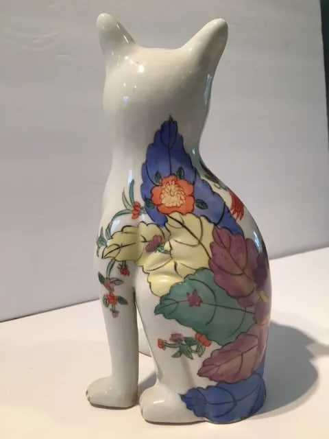 Mid 20th Century Chinese Tobacco Leaf Porcelain Cat - 2