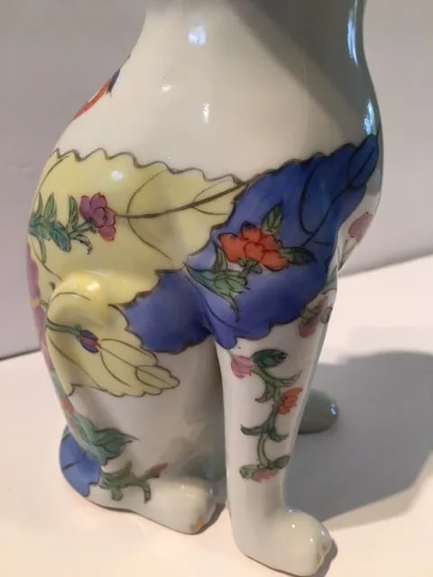 Mid 20th Century Chinese Tobacco Leaf Porcelain Cat - 4