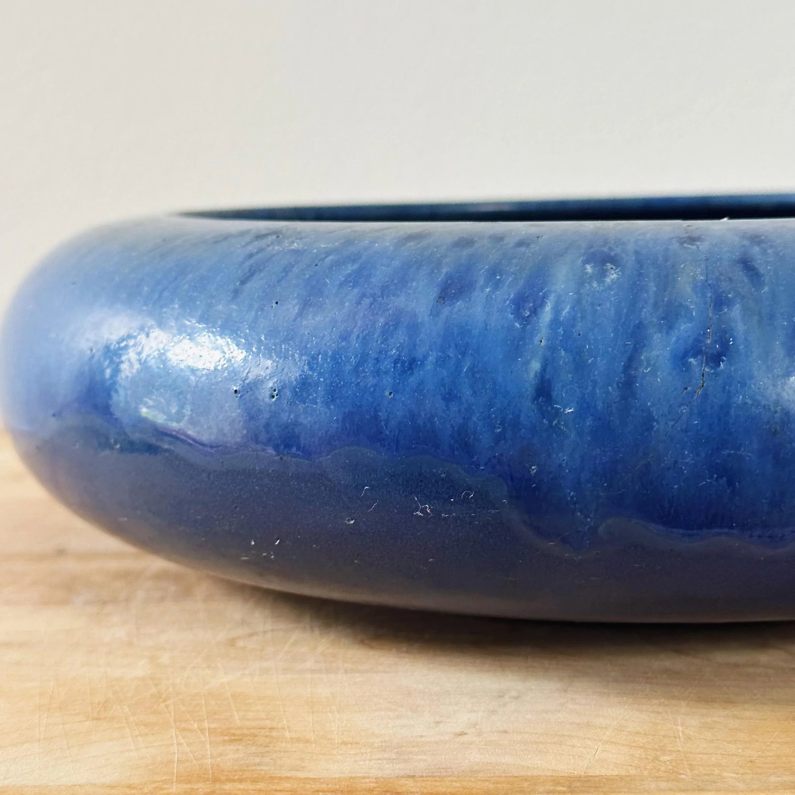 Mid-Century Round Table Planter Bowl of Ceramic in Blue Glaze - 3