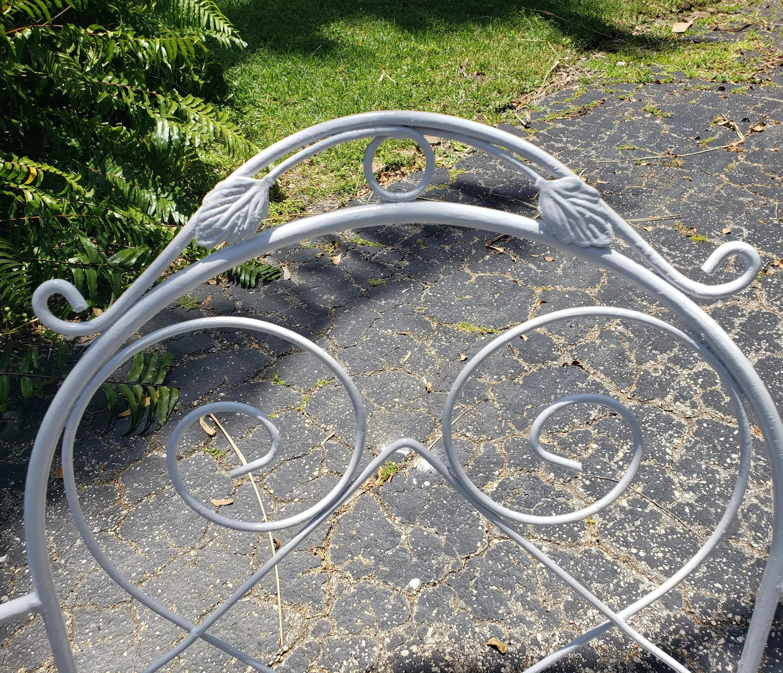 Vintage 3 Piece Wrought Iron Seating Set, Attributed to Meadowcraft - 10