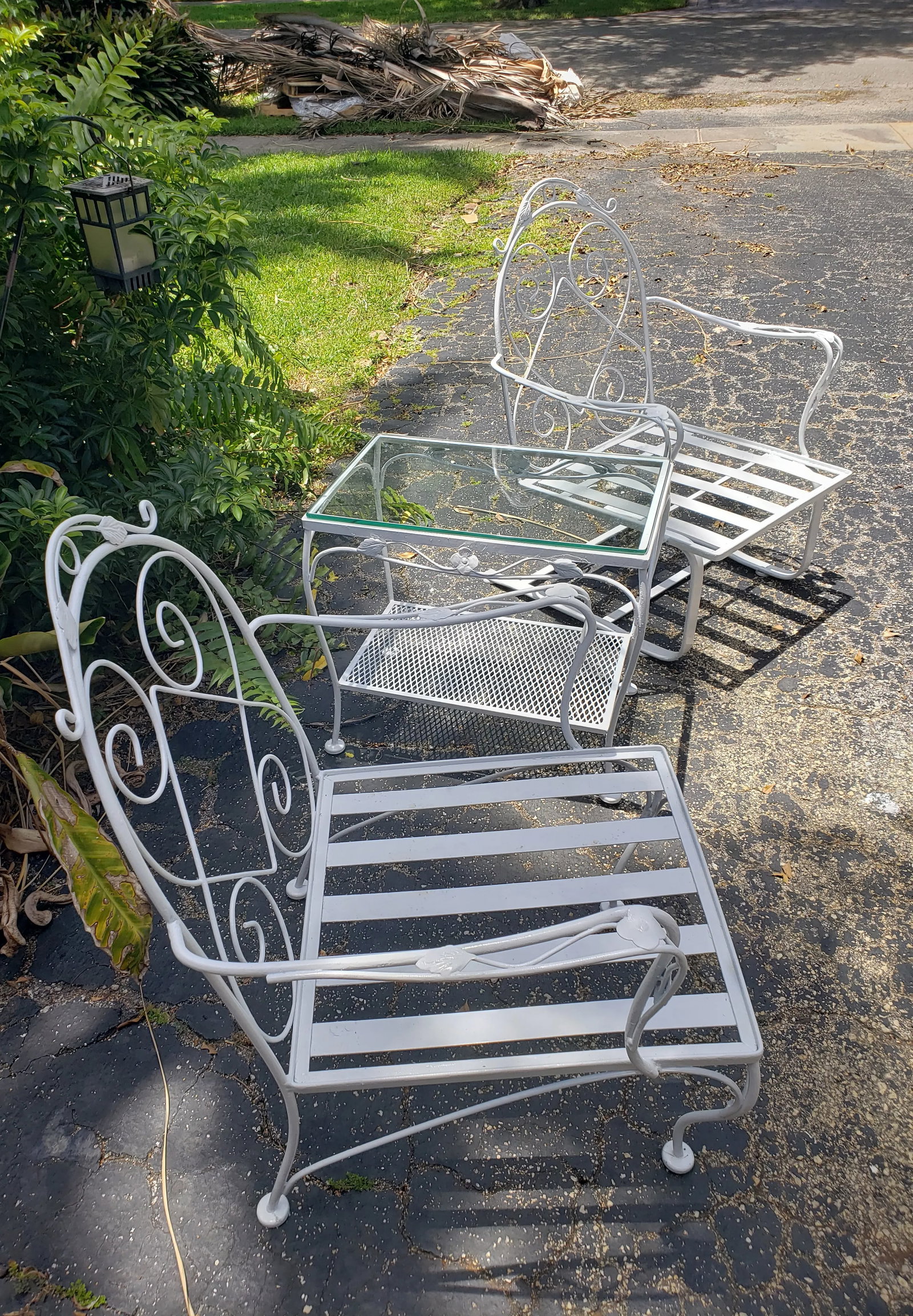 Vintage 3 Piece Wrought Iron Seating Set, Attributed to Meadowcraft - 11