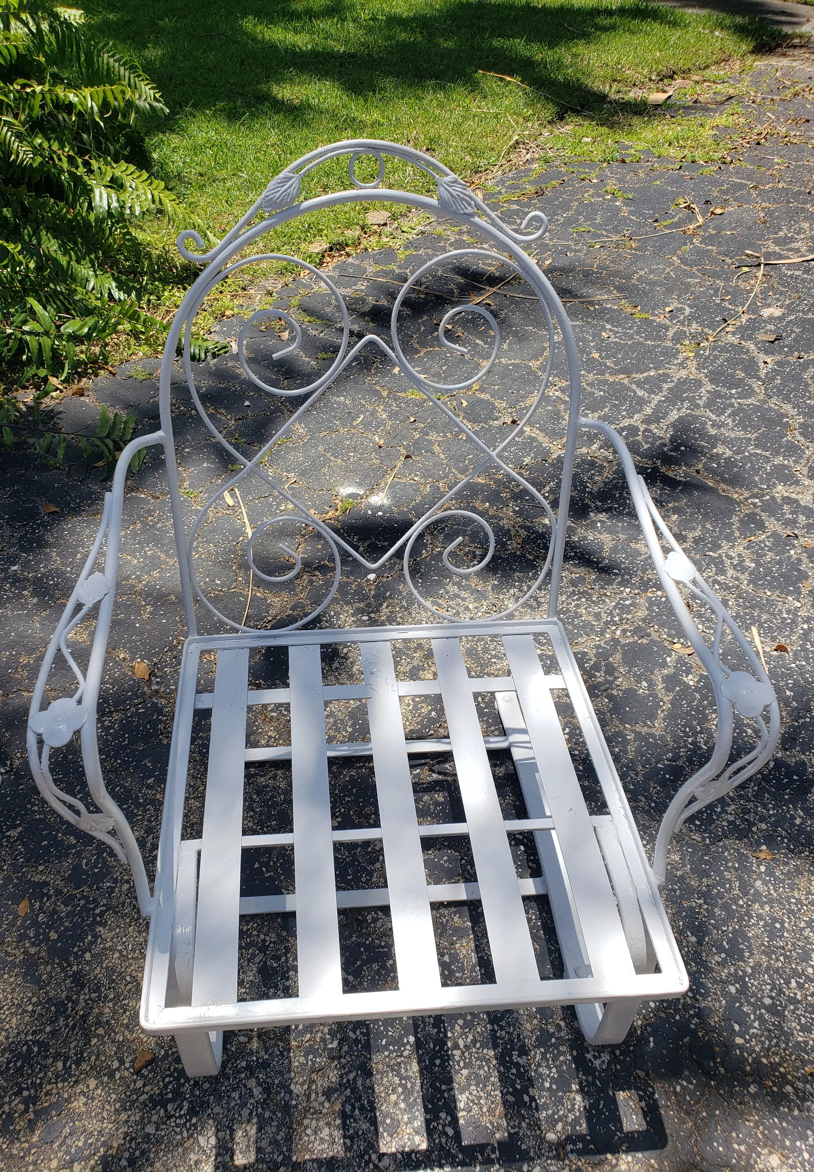 Vintage 3 Piece Wrought Iron Seating Set, Attributed to Meadowcraft - 2