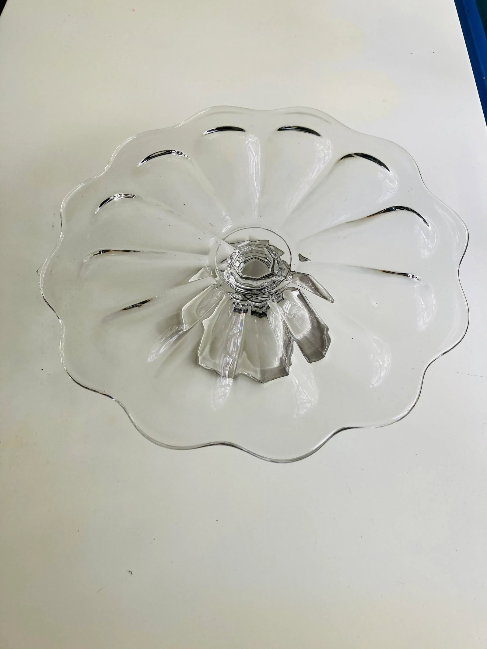 Vintage Clear Glass Scalloped Edge Glass Cake Stand - 2