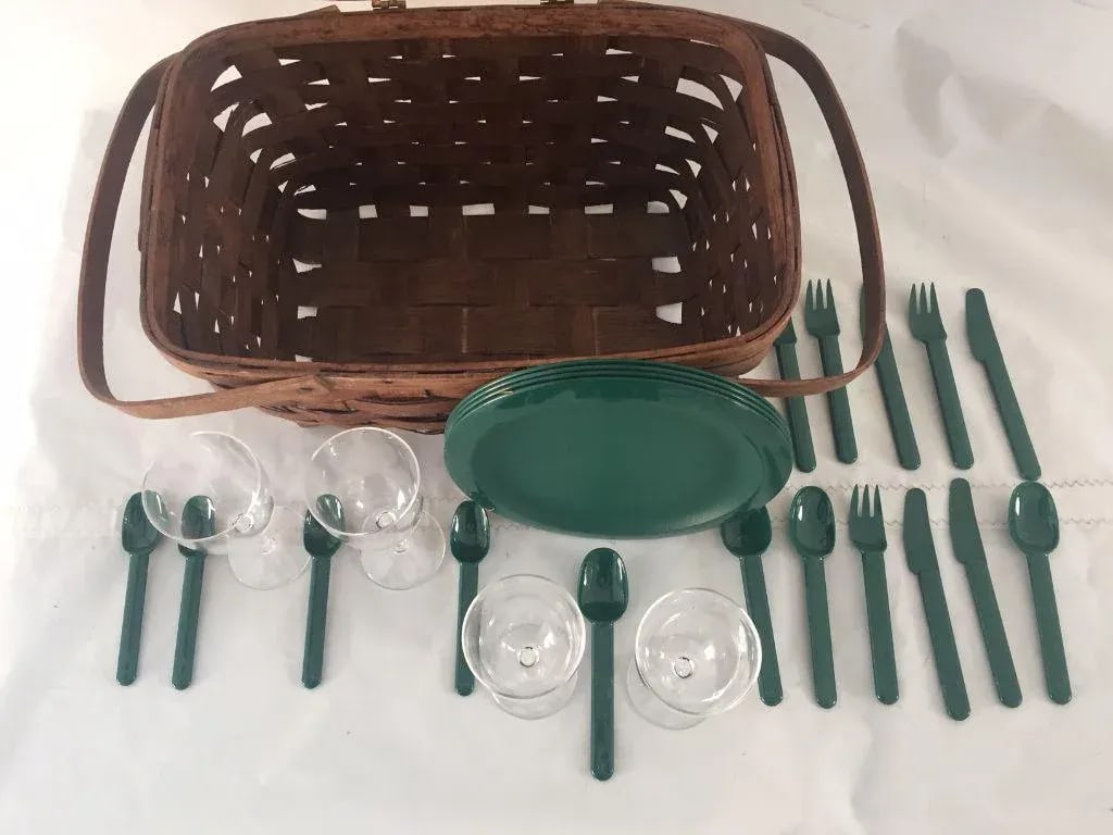 Vintage Service for 4 Dishes & Woven Picnic Basket - 21 Piece - 5