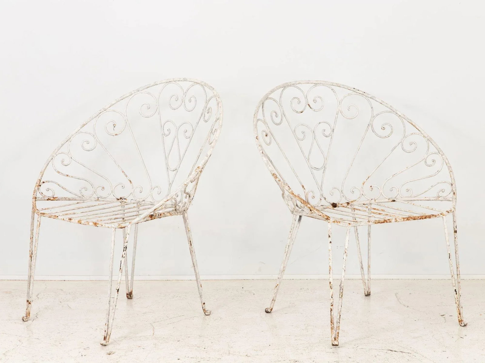 Pair of White Round Garden or Bistro Chairs, 1970s - 2