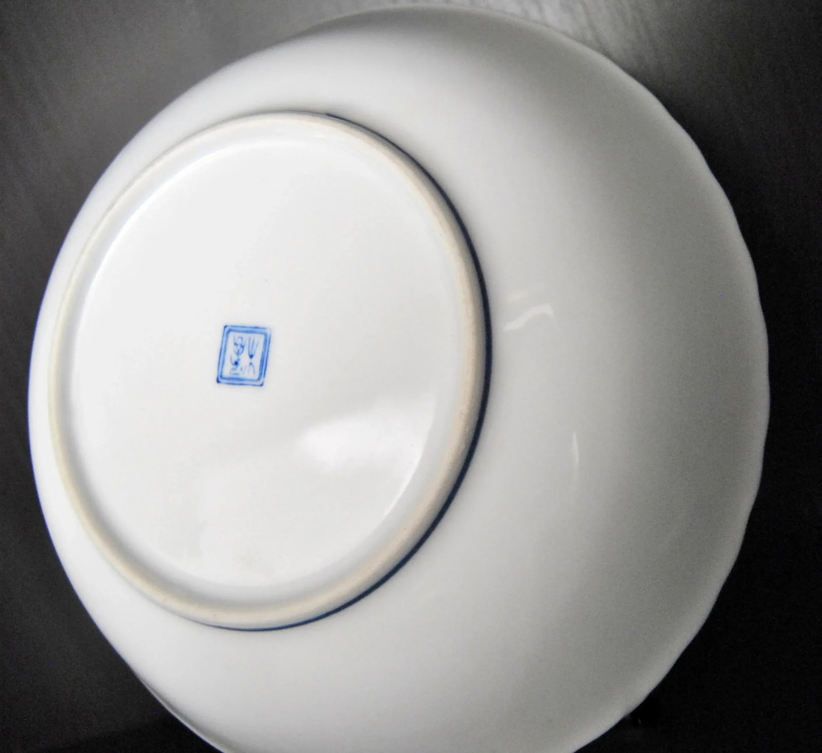 Chinese Lotus Blue White Ming Style Four Character Mark Inscribed Scalloped Dish - 4