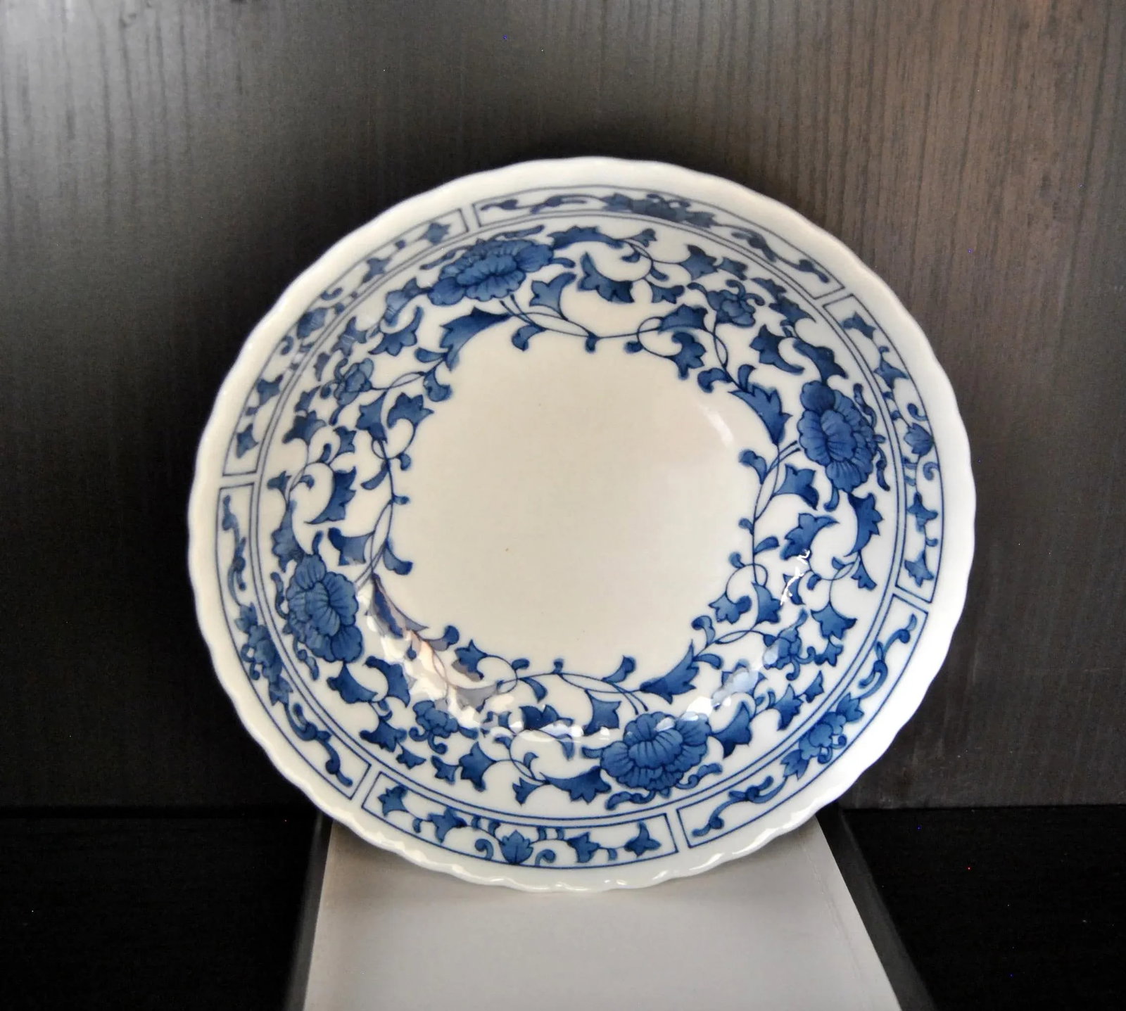 Chinese Lotus Blue White Ming Style Four Character Mark Inscribed Scalloped Dish - 6