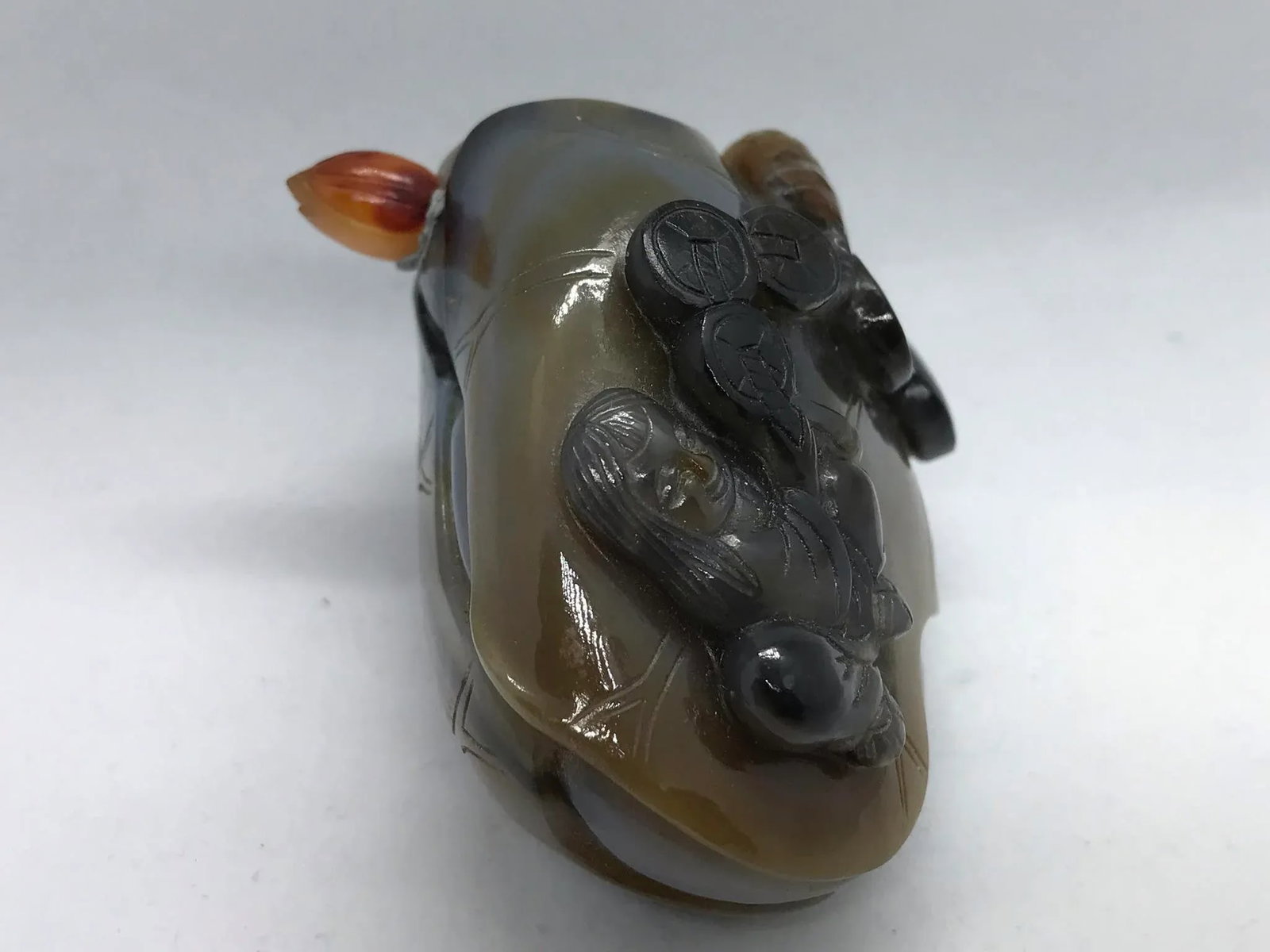 Vintage Agate Pebble With Carving of Liu Hai and Golden Coins - 2