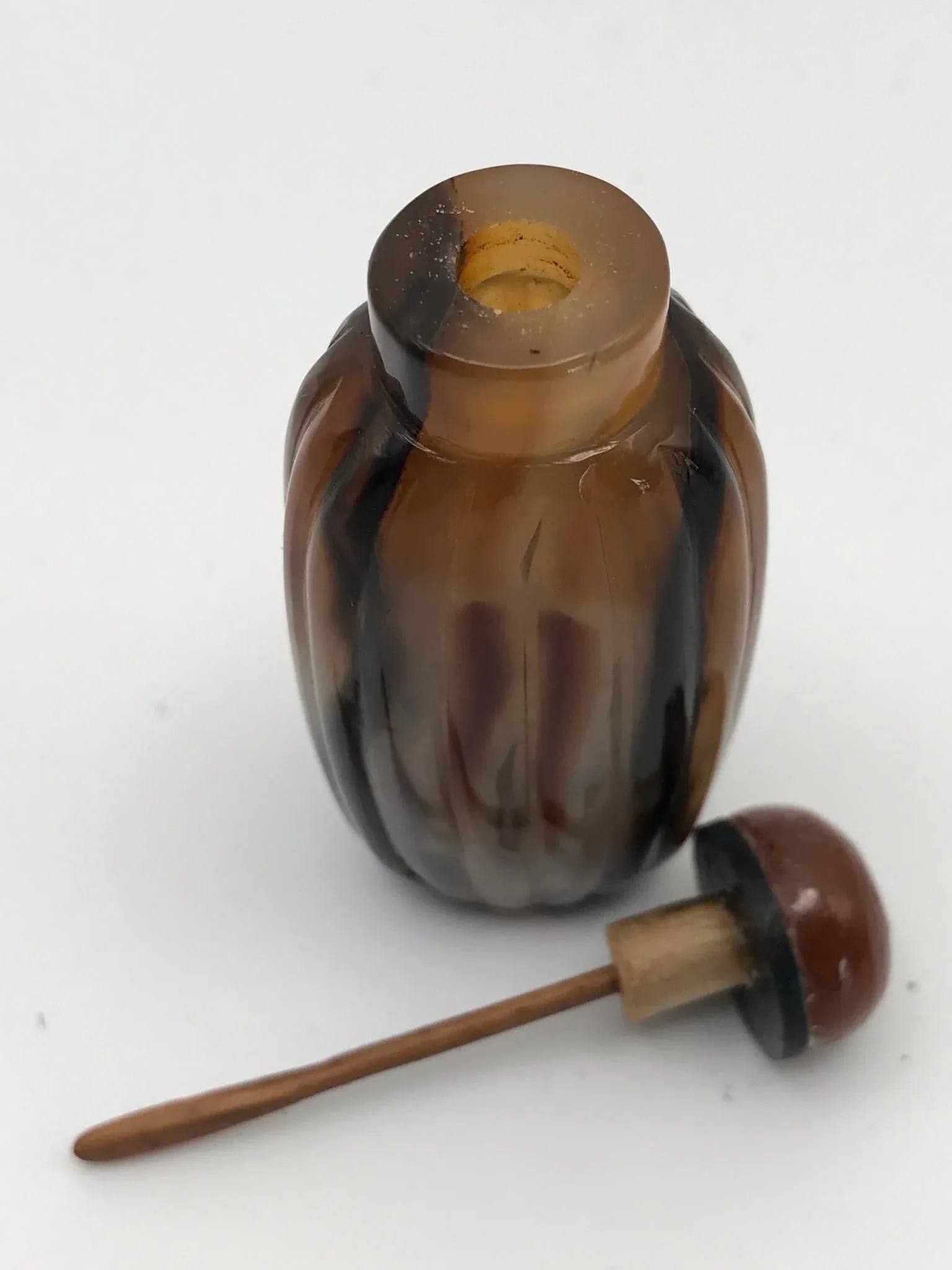 Antique Shadow Agate Snuff Bottle With Eye - 9