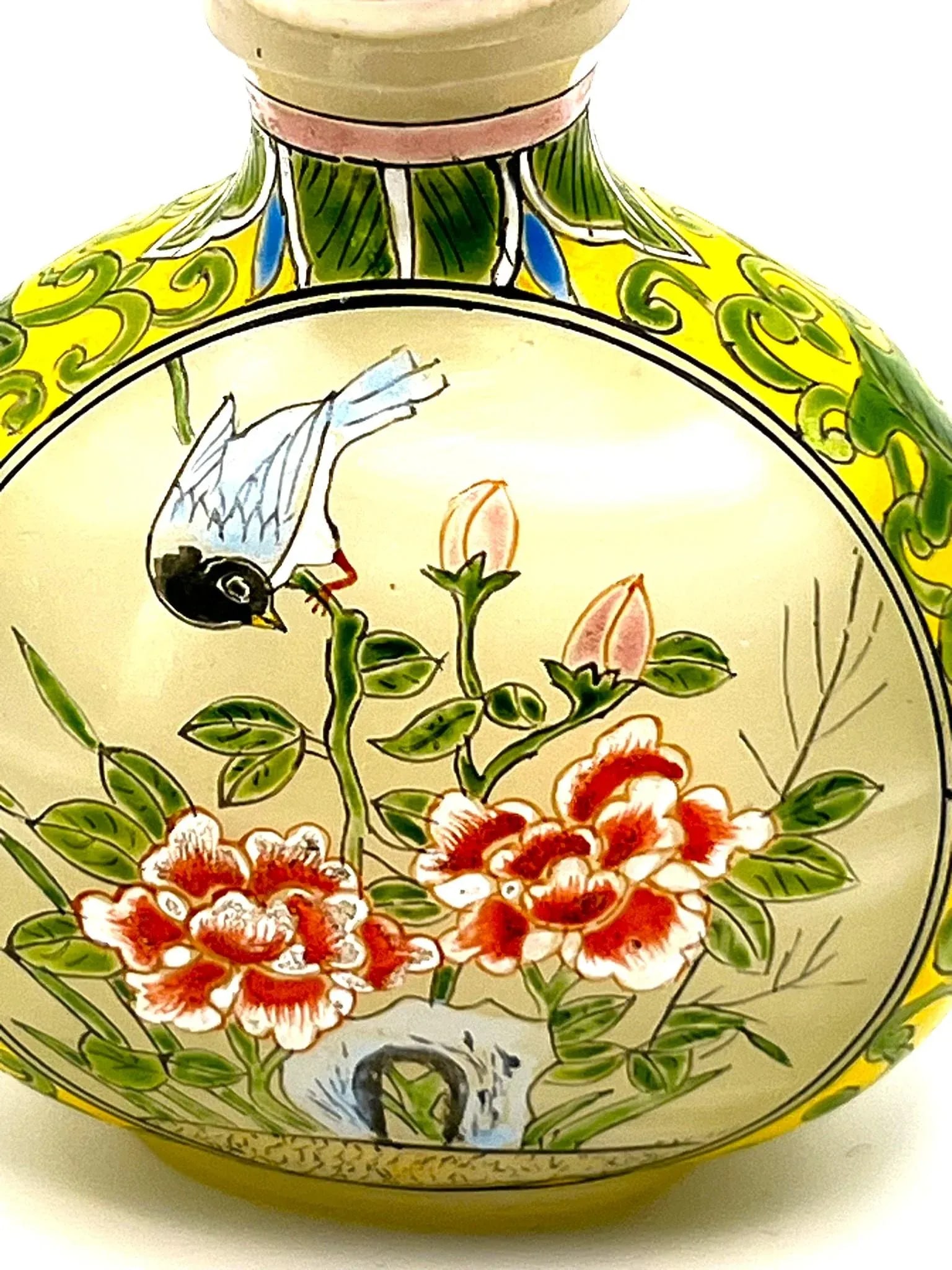 Vintage Painted Milk Glass Snuff Bottle With Qianlong Mark - 9