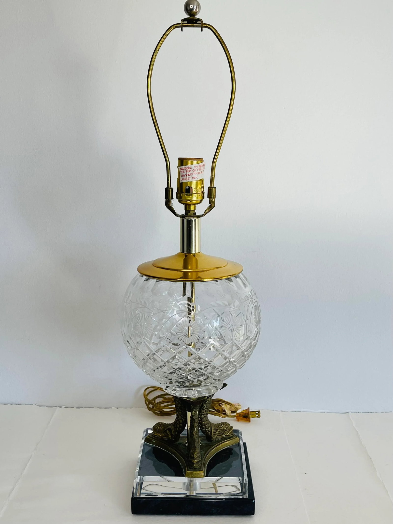 Vintage 1980s Floral Glass & Brass Dolphin Table Lamp - 3