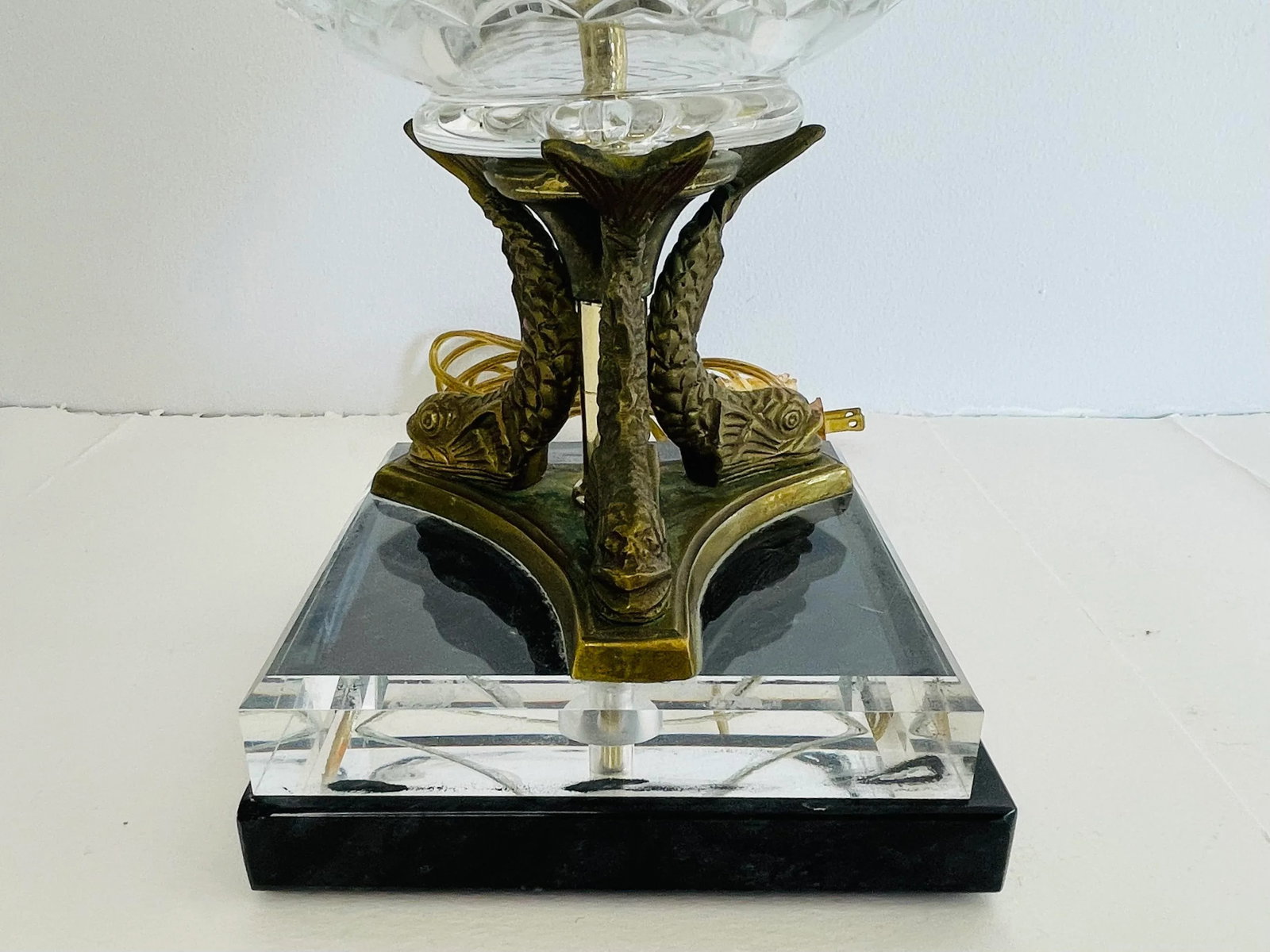 Vintage 1980s Floral Glass & Brass Dolphin Table Lamp - 4