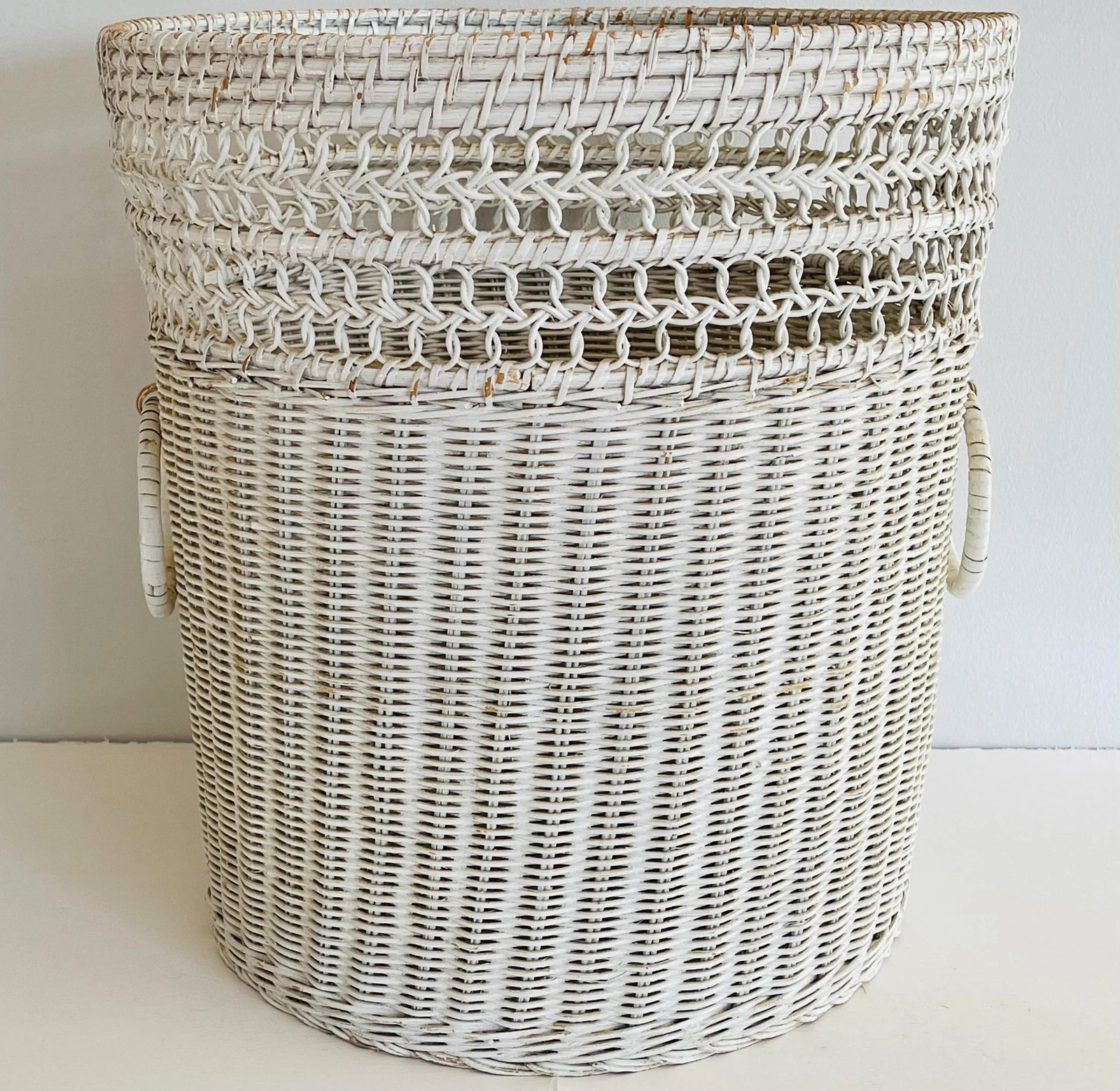 1970s Vintage Shabby Chic White Round Utility Basket - 4