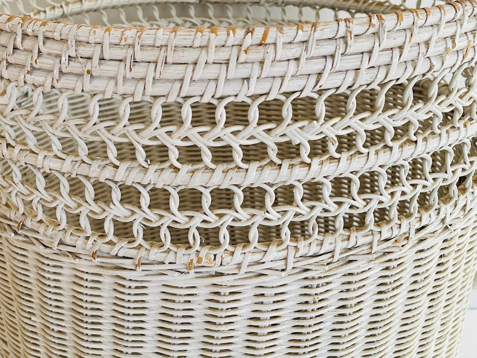 1970s Vintage Shabby Chic White Round Utility Basket - 5
