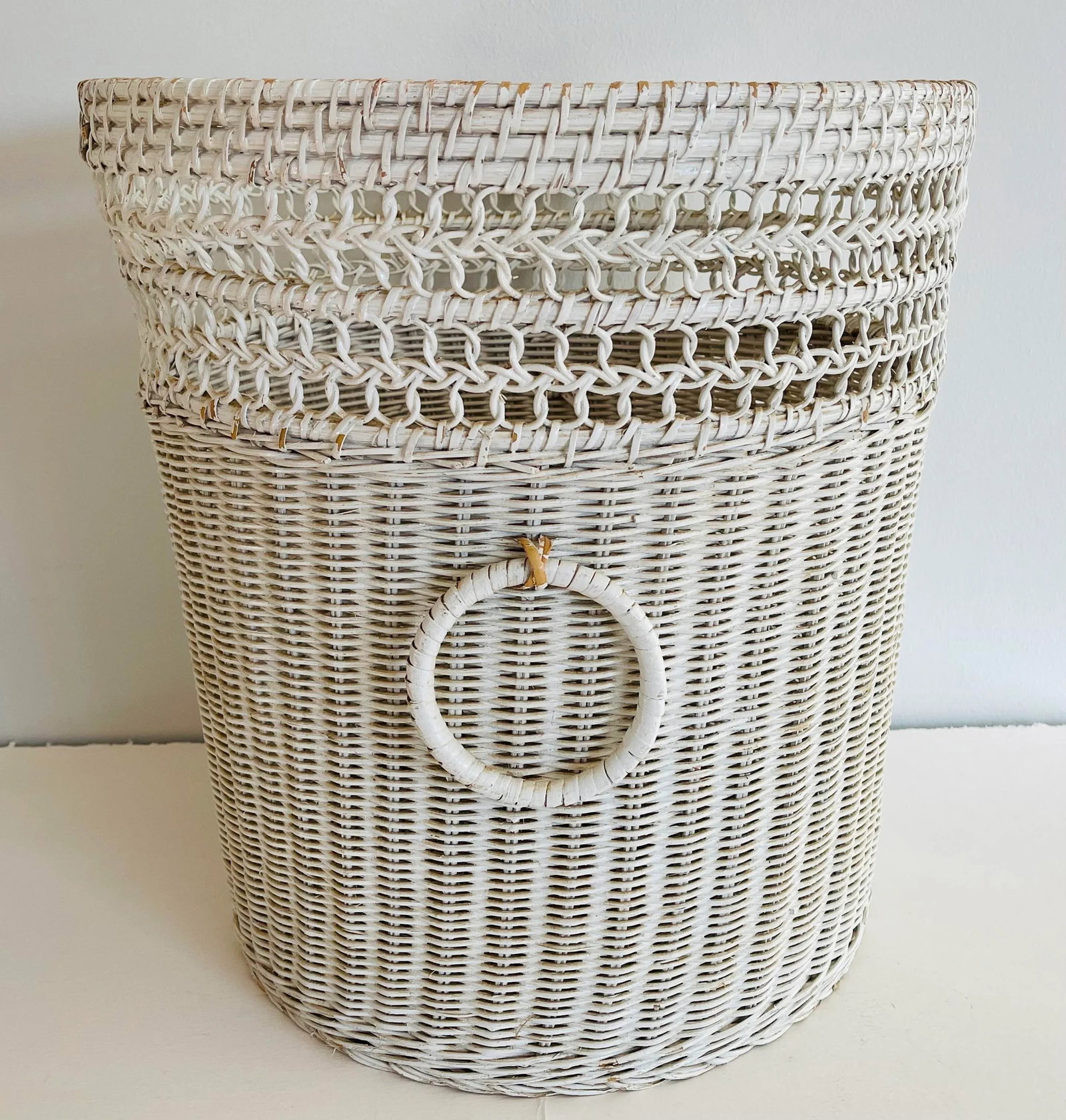 1970s Vintage Shabby Chic White Round Utility Basket - 9