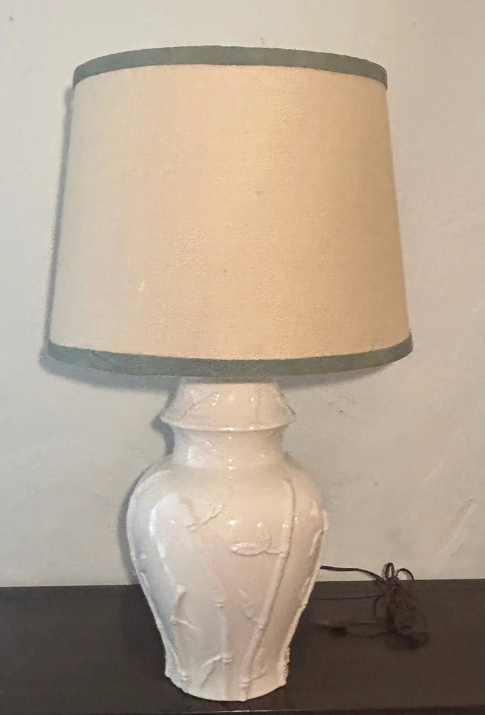 1970s Hollywood Regency Faux Bamboo Blanc De.Chine Ginger Jar Table Lamp With Custom Shade - 2