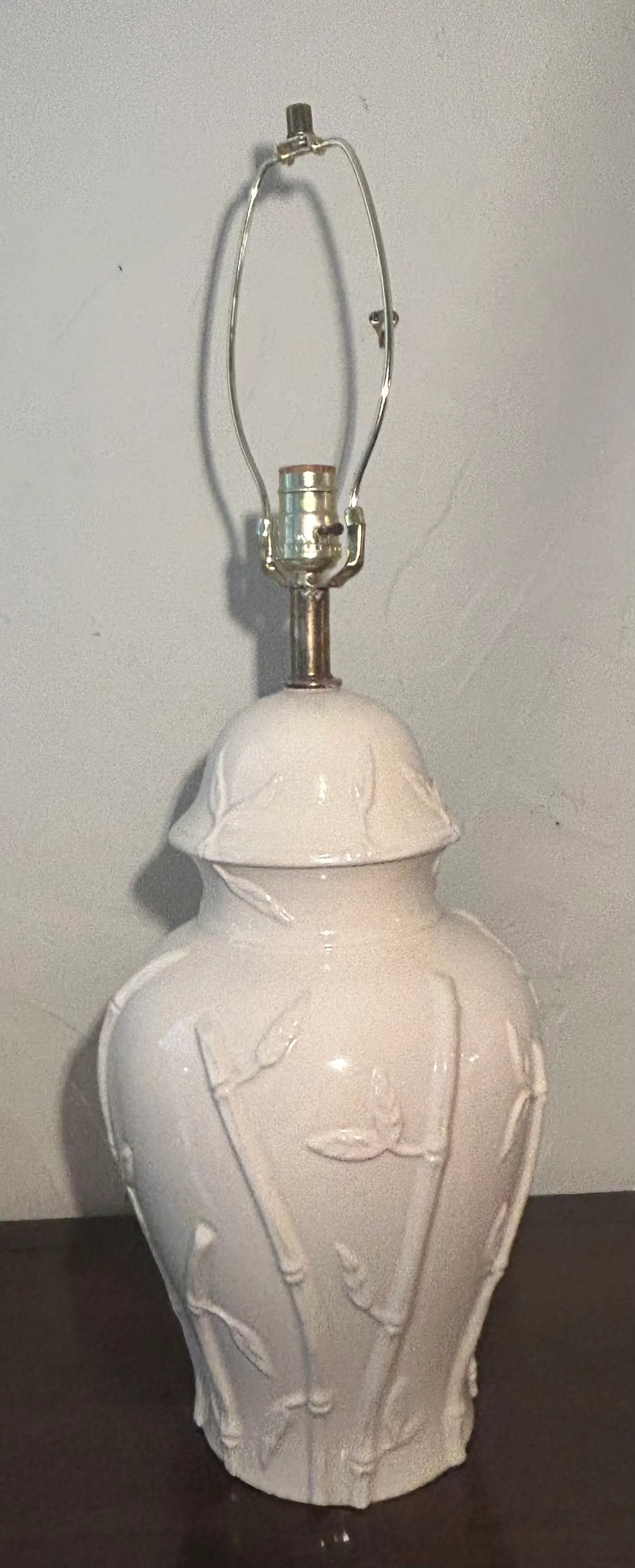 1970s Hollywood Regency Faux Bamboo Blanc De.Chine Ginger Jar Table Lamp With Custom Shade - 6