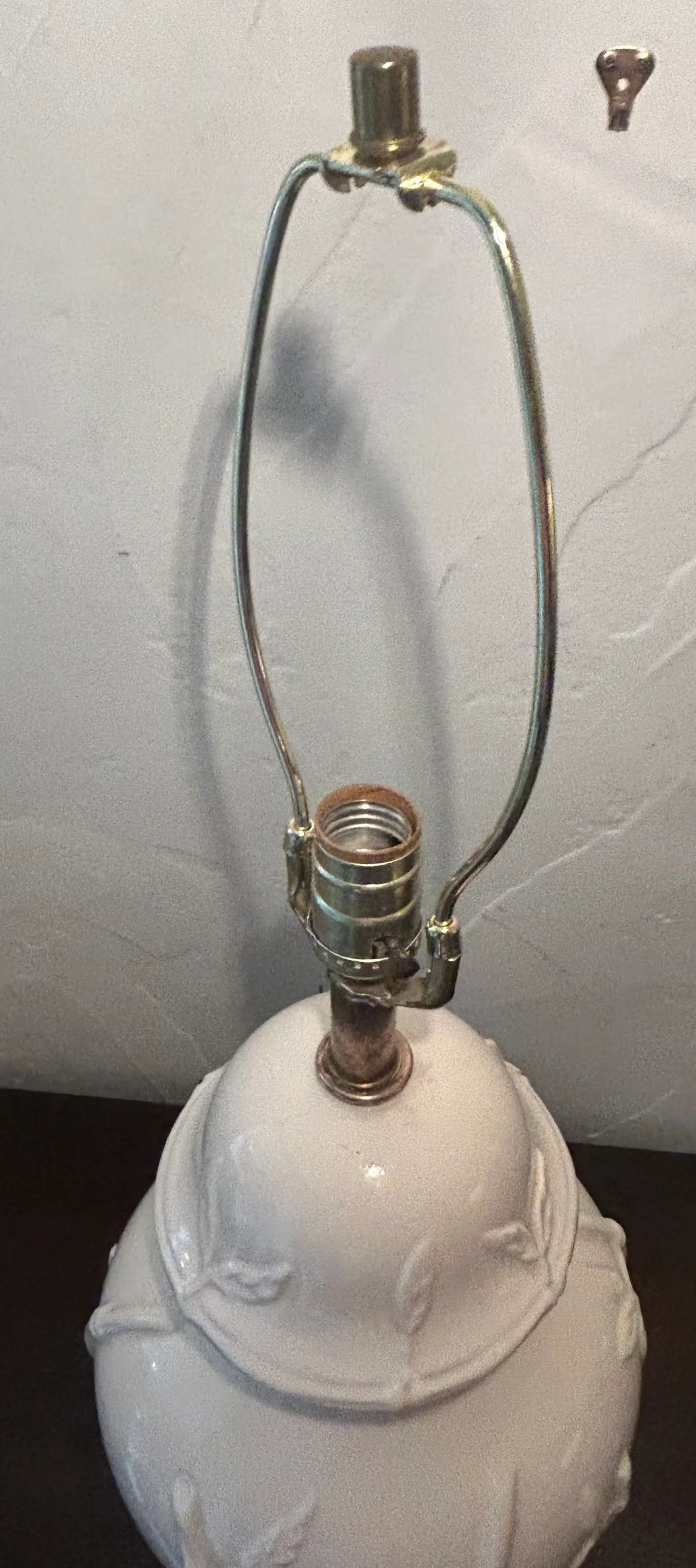 1970s Hollywood Regency Faux Bamboo Blanc De.Chine Ginger Jar Table Lamp With Custom Shade - 7