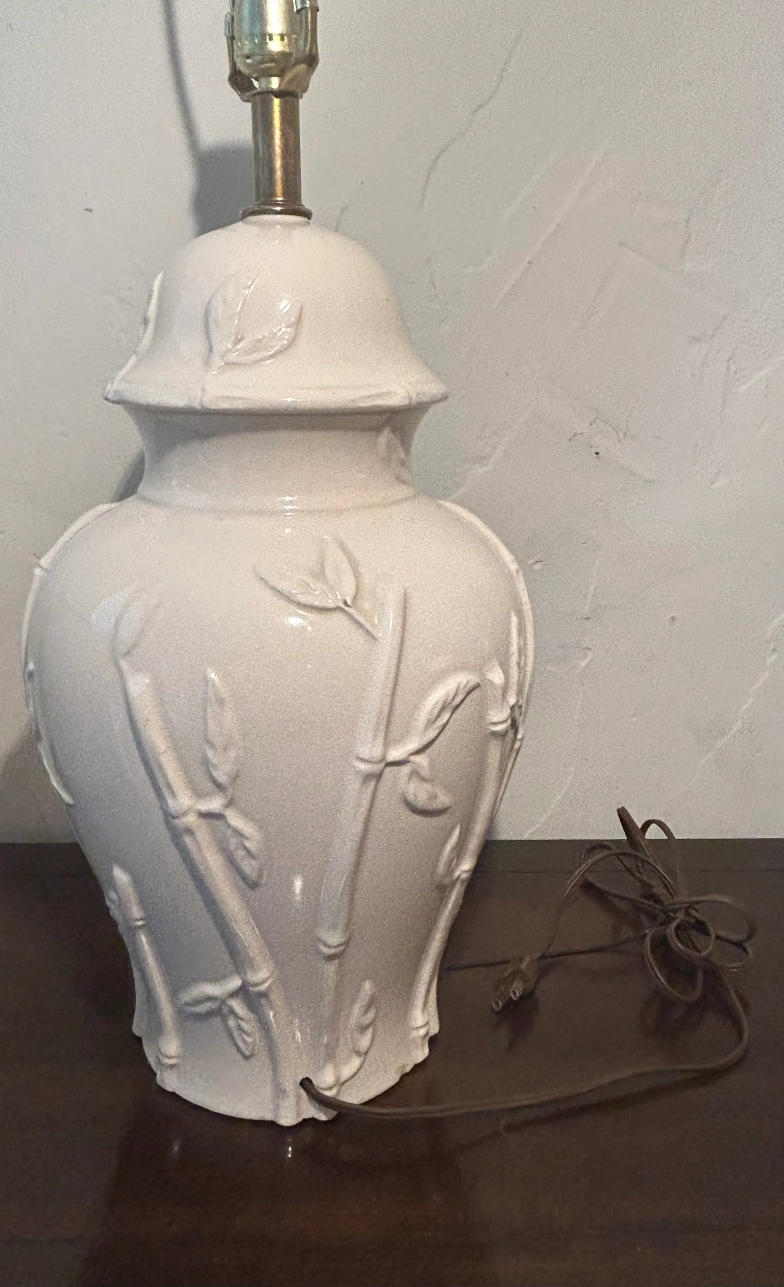 1970s Hollywood Regency Faux Bamboo Blanc De.Chine Ginger Jar Table Lamp With Custom Shade - 8