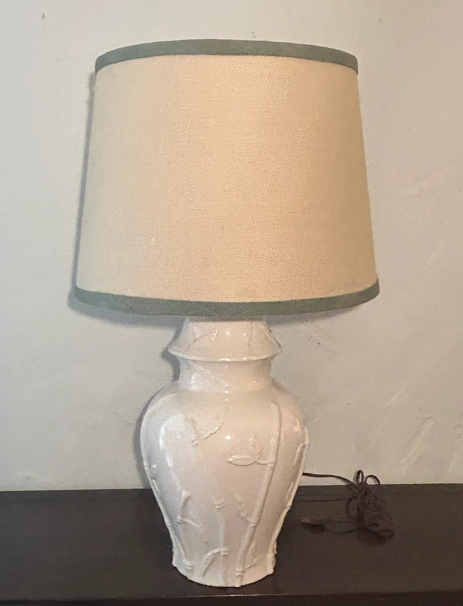 1970s Hollywood Regency Faux Bamboo Blanc De.Chine Ginger Jar Table Lamp With Custom Shade - 9