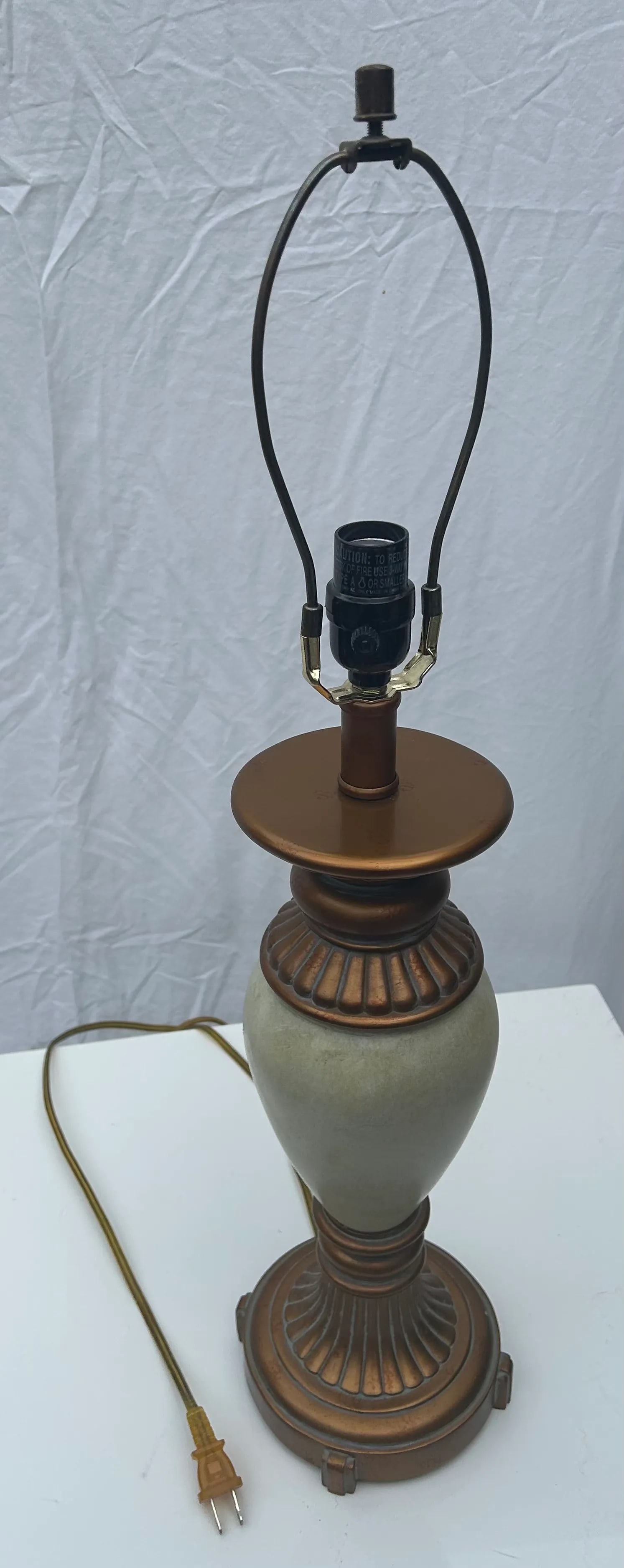 Late 20th Century Neoclassical Gold and Ivory Urn Table Lamp - 6