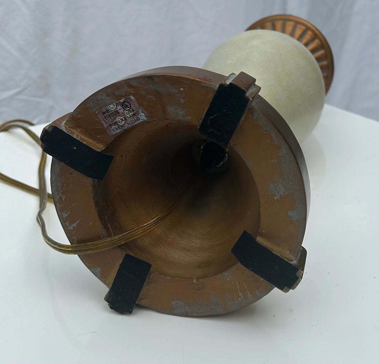 Late 20th Century Neoclassical Gold and Ivory Urn Table Lamp - 7