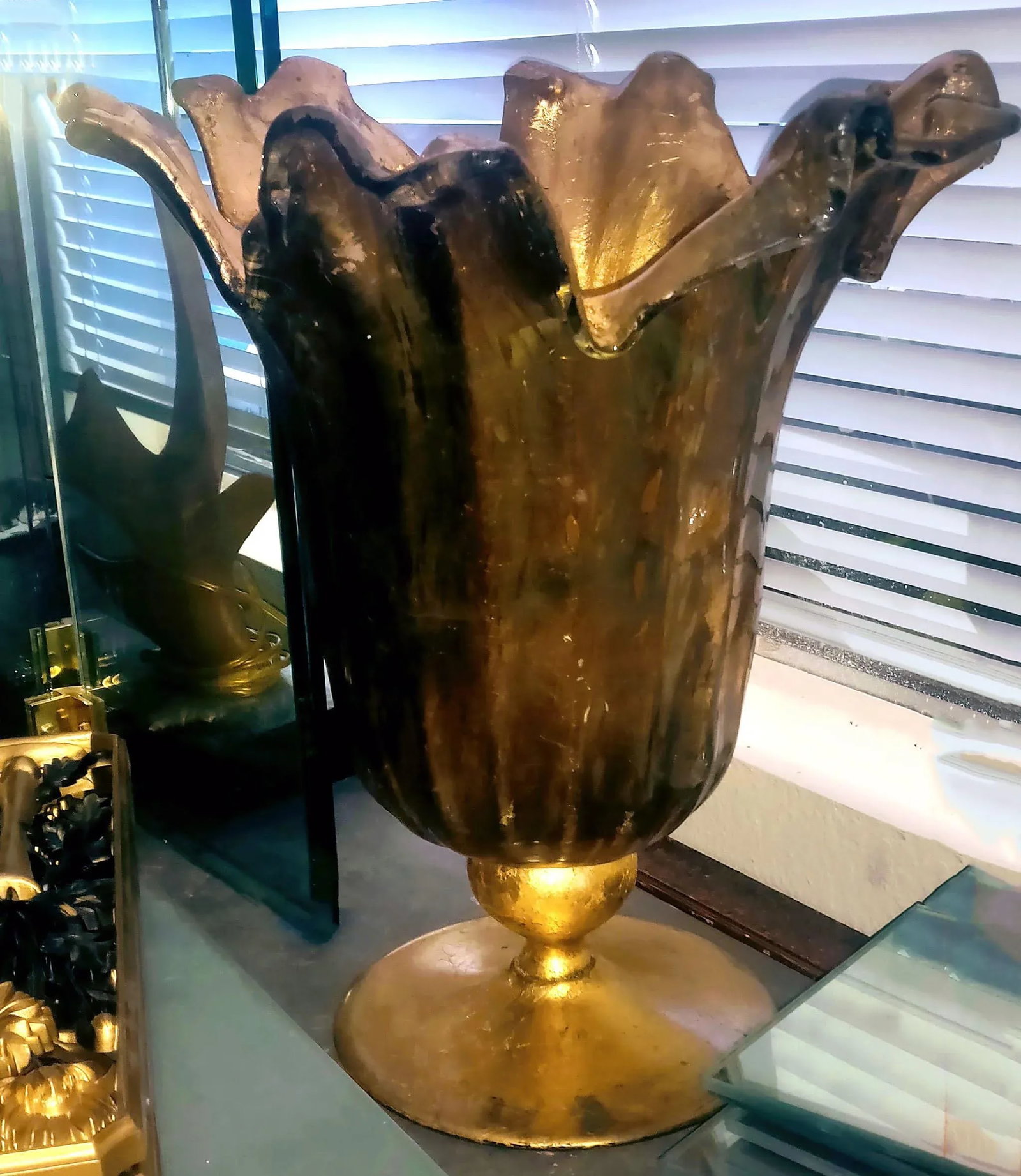 Vintage 16.5" Murano Lavorazione Art Glass Parcel Gilt Wrapped Pedestal Shell Vase - 3