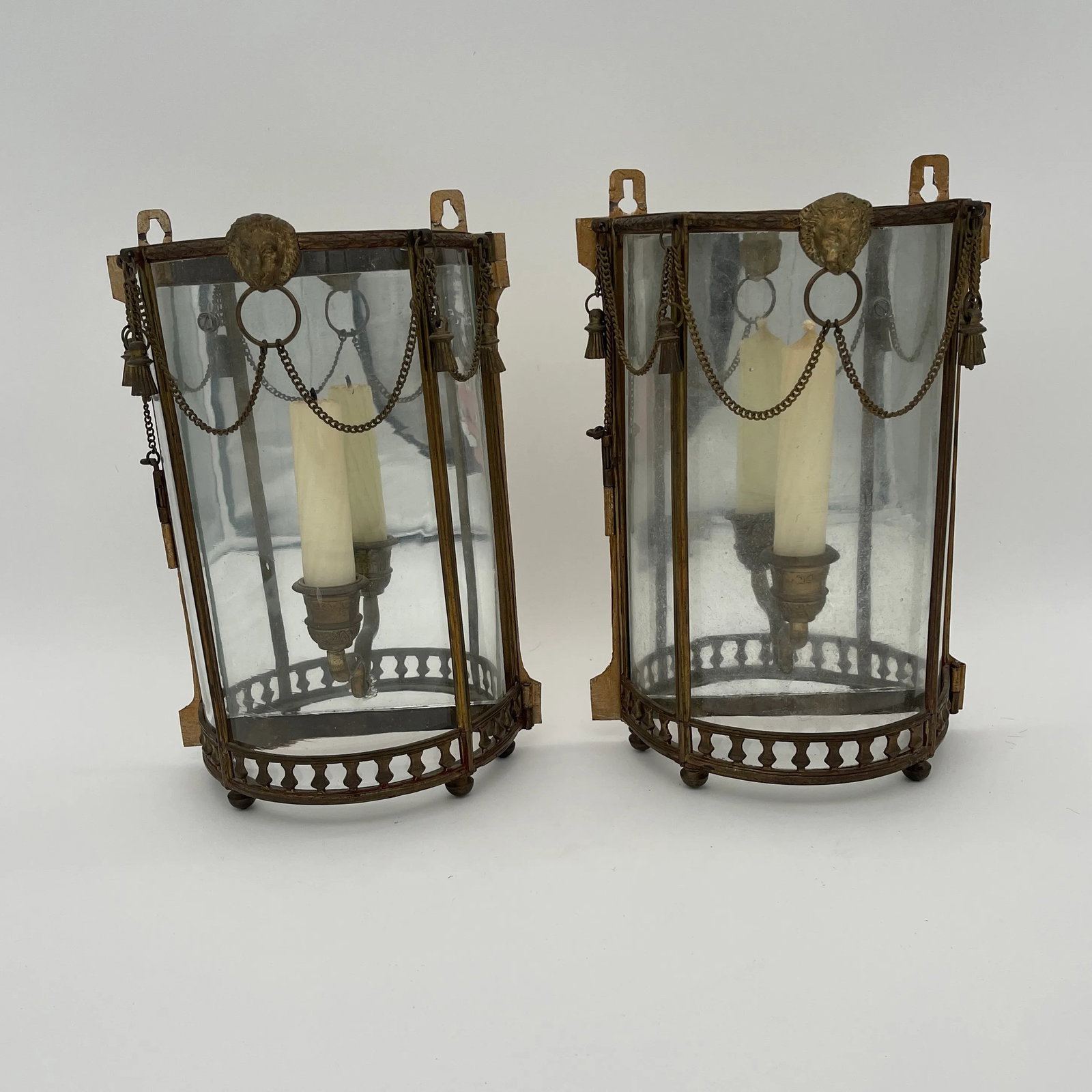 Pair of Late 19th Century Neoclassical Lion Head Candle Sconces - 2