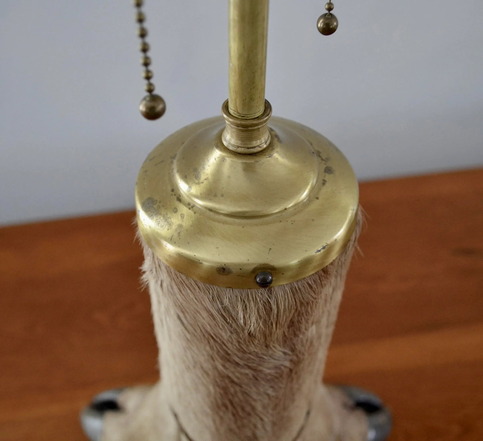 Mid Century Rustic Deer Hoof Table Lamp - 3