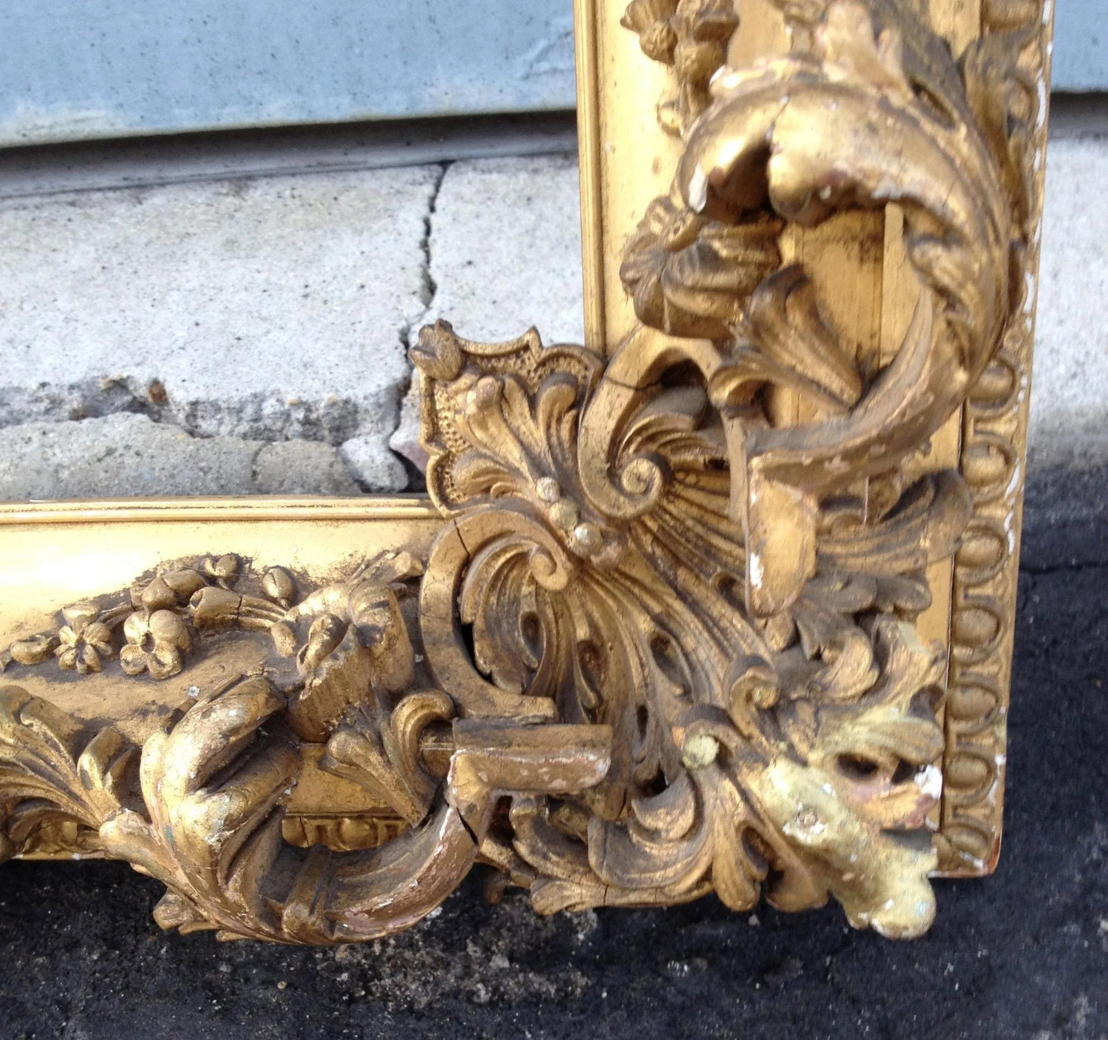 Mid 19th Century Carved Gilt Frame - 3