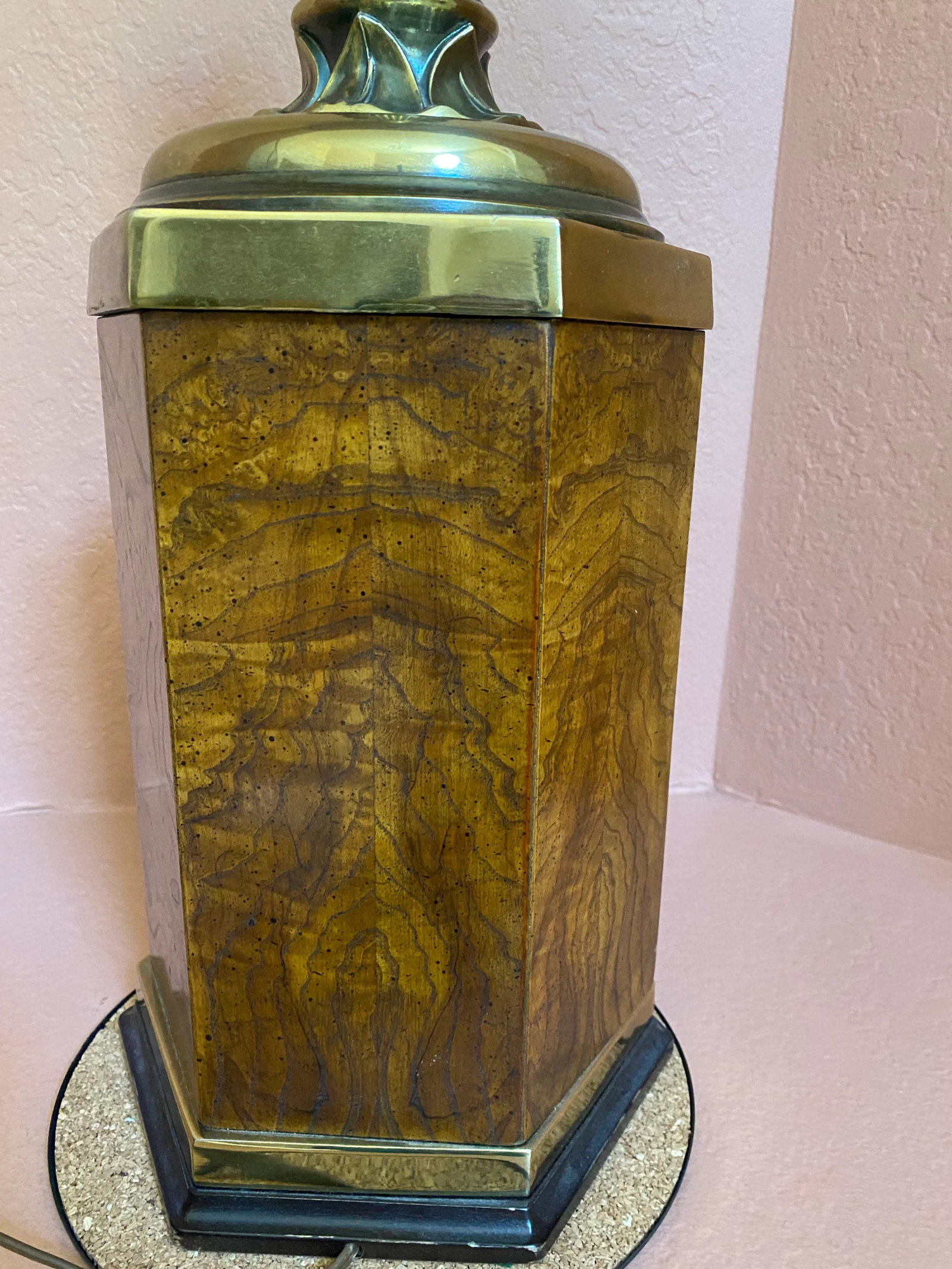 1980s Brass and Burl Wood Knob Creek Table Lamp - 3