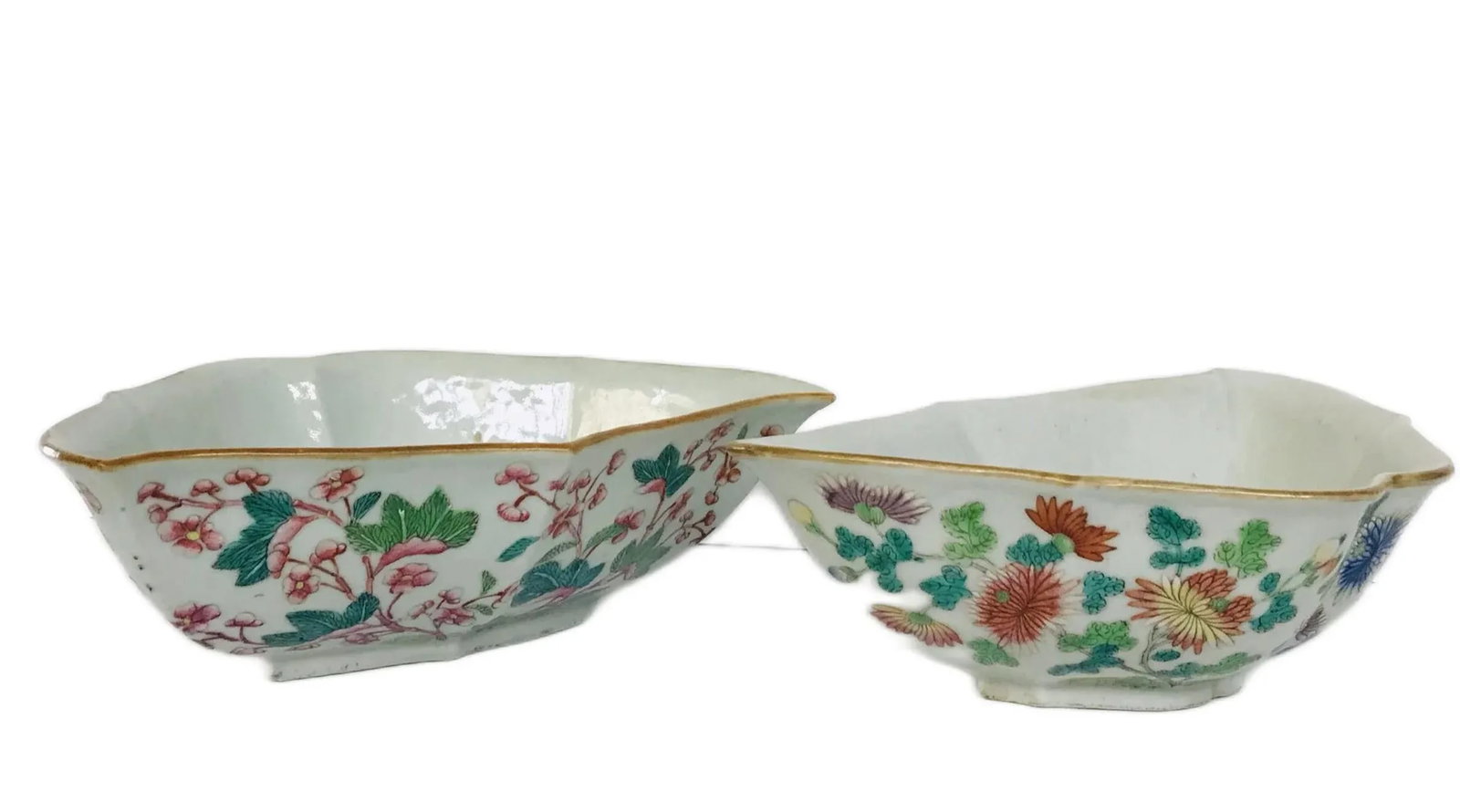 Mid 19th Century Antique Qing Dynasty Lozenge Shaped Painted Porcelain Bowls- Set of 2 - 2