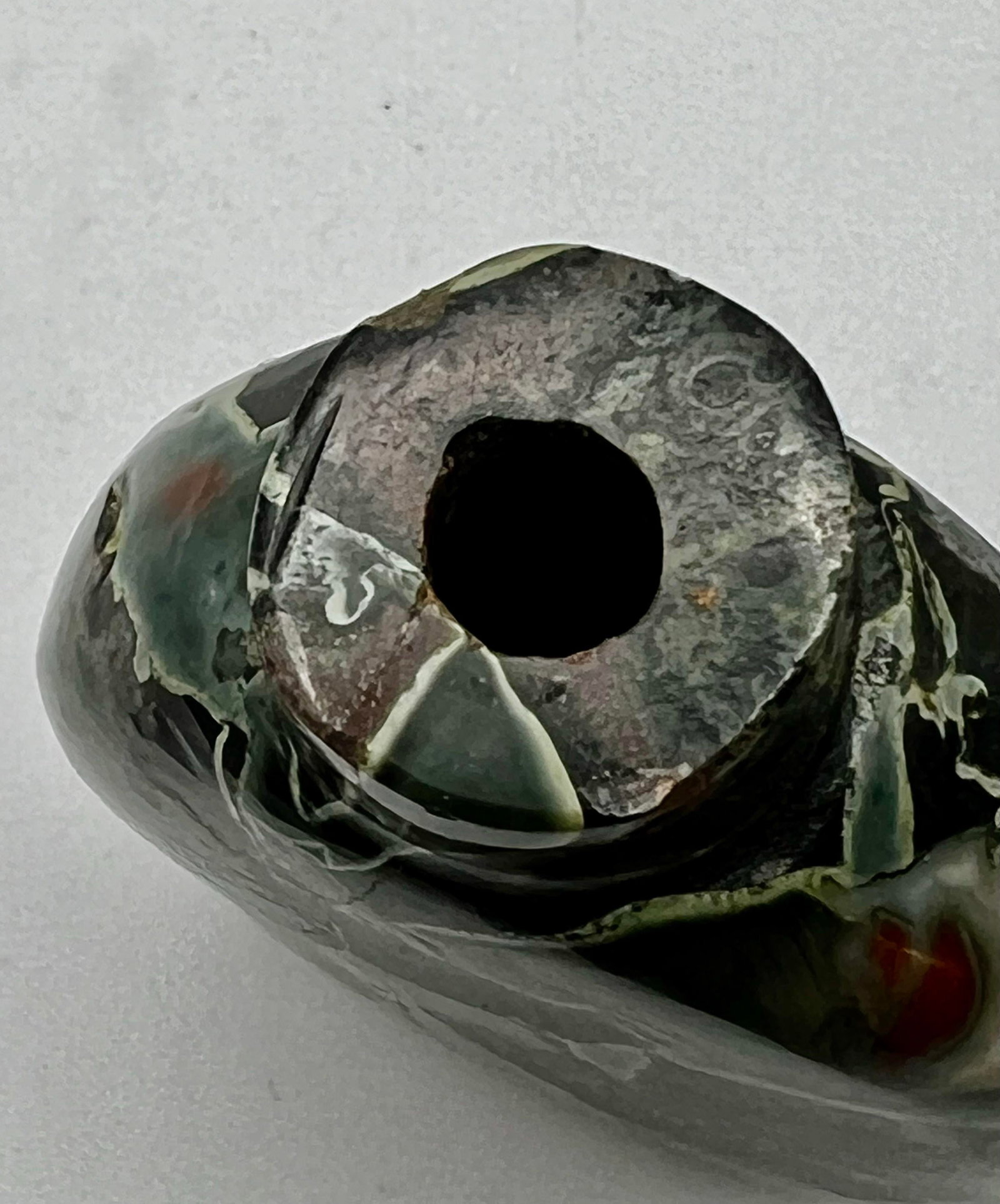 1970s Vintage Frog Skin/Bloodstone Snuff Bottle - 11