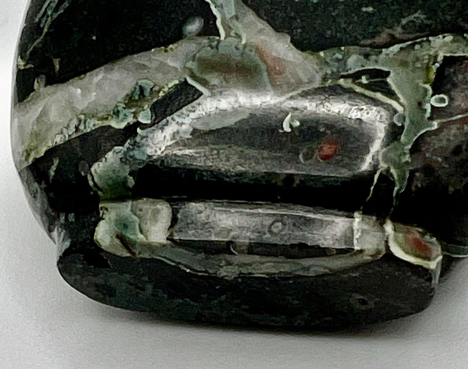 1970s Vintage Frog Skin/Bloodstone Snuff Bottle - 12