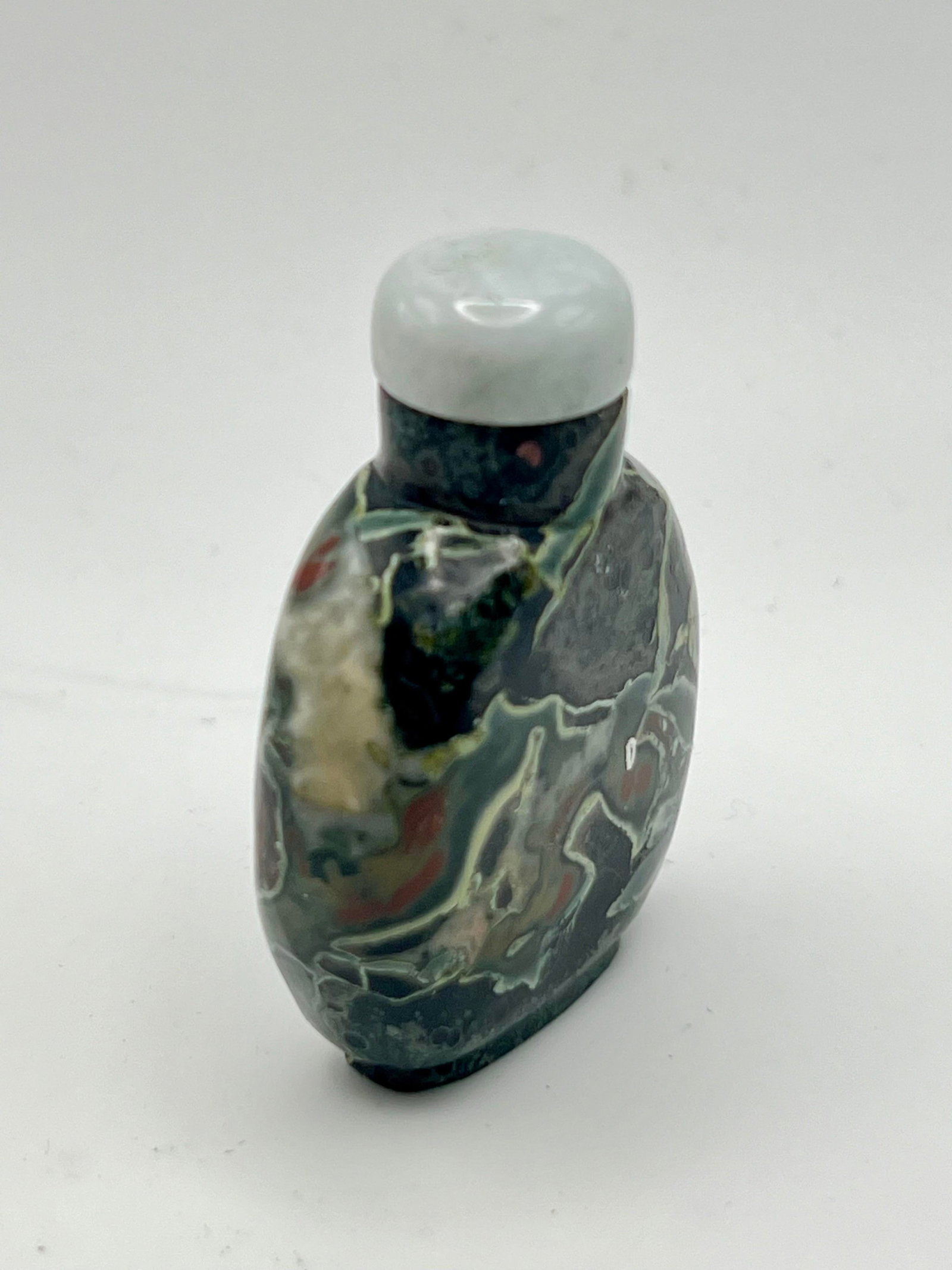 1970s Vintage Frog Skin/Bloodstone Snuff Bottle - 2