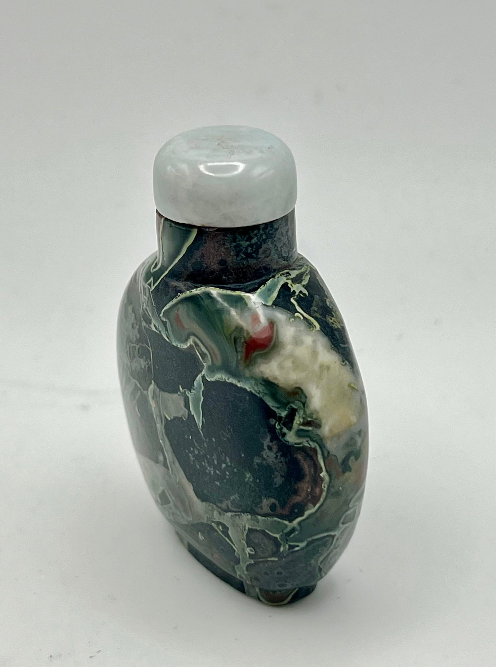 1970s Vintage Frog Skin/Bloodstone Snuff Bottle - 3