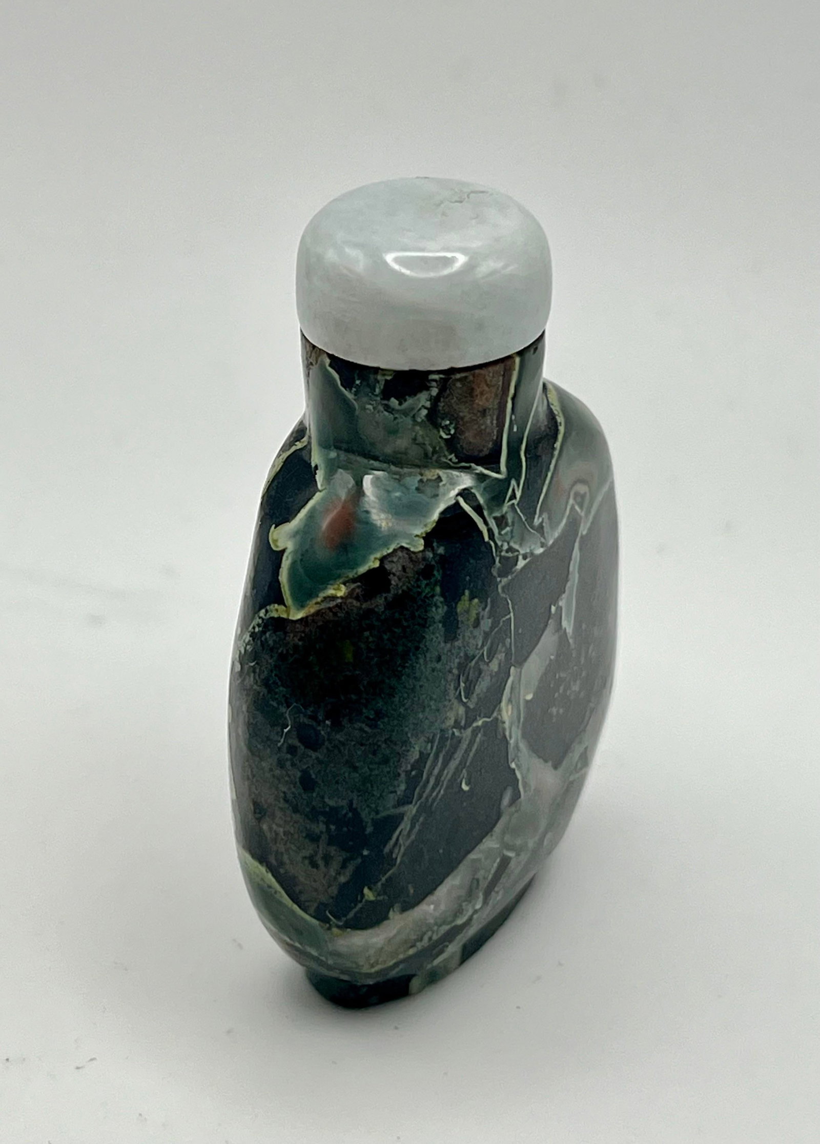 1970s Vintage Frog Skin/Bloodstone Snuff Bottle - 4